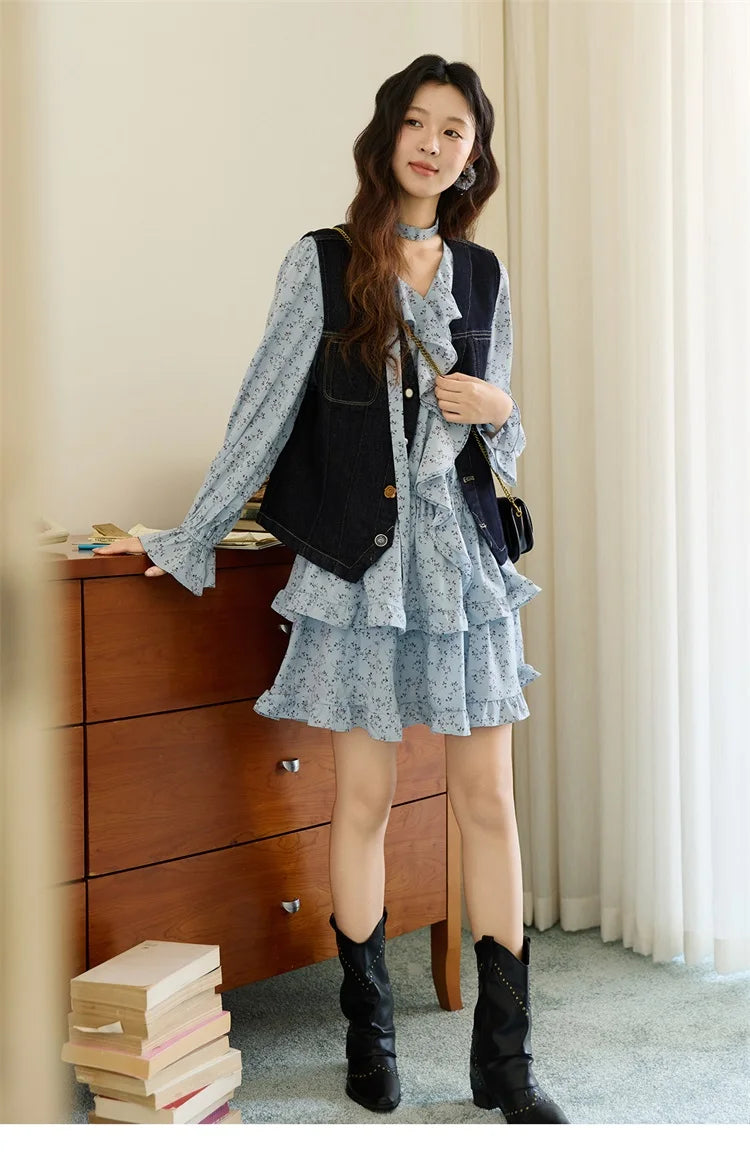 Mishow Blue Floral V-Neck Ruffled Puff Sleeve Dress MXE46L2517