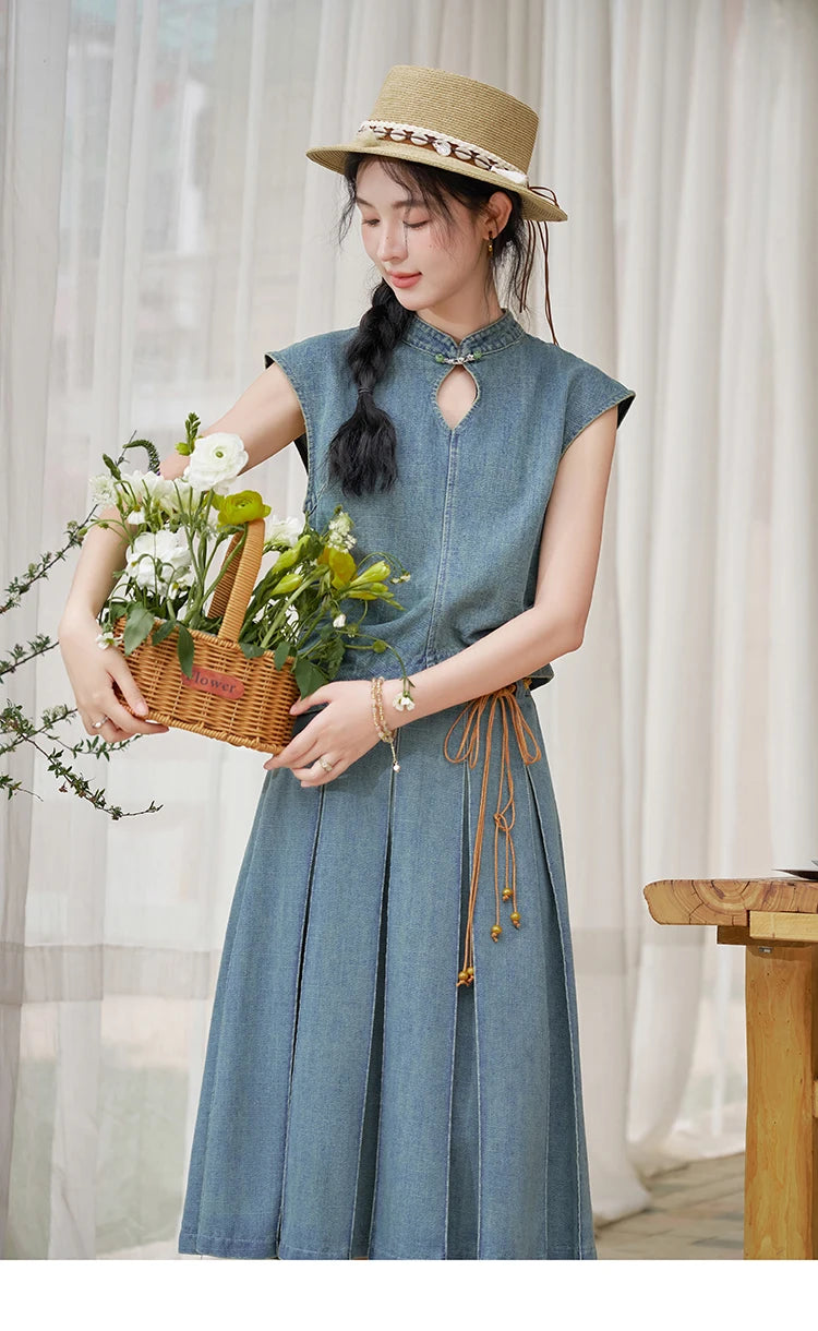 MISHOW Chinese Water Droplet Hollowed Stand Collar Vest Pleated Denim Skirt Separately Summer Retro Denim Collection MXD21X1465