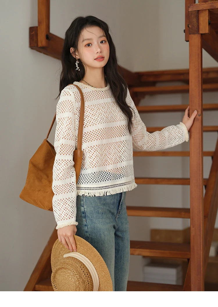 MISHOW Bohemian Lace Hollow Top for Women 2025 Autumn Hem Tassel Lace Breathable Top Beige White Casual Knitted Tops MXE41X2466