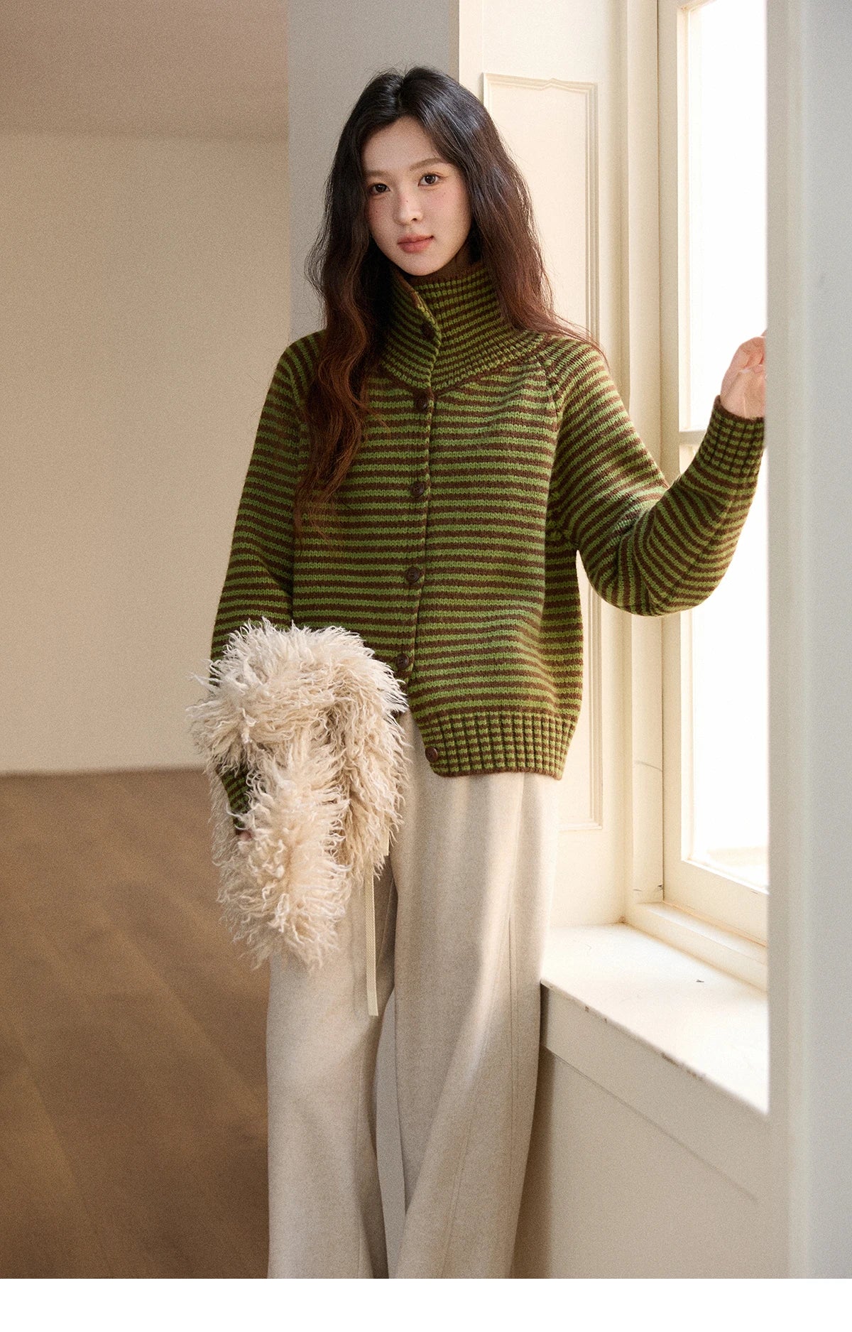 MISHOW New Striped Knitted Cardigan 2025 Autumn Winter Retro Stand-up Collar Raglan Sleeve Cardigan Commute Loose Top MXE88Z2690