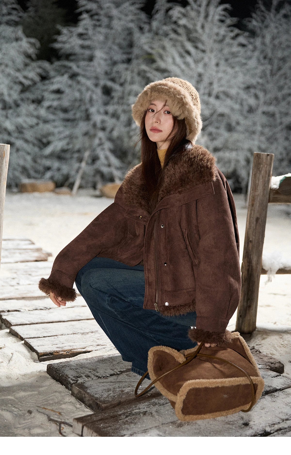 MISHOW Women's Blue Jacket 2025 Winter Blue Plush Turn-down Collar Zip-up Coat Fashion Casual Warm Loose Coat Woman  MXE87W0917