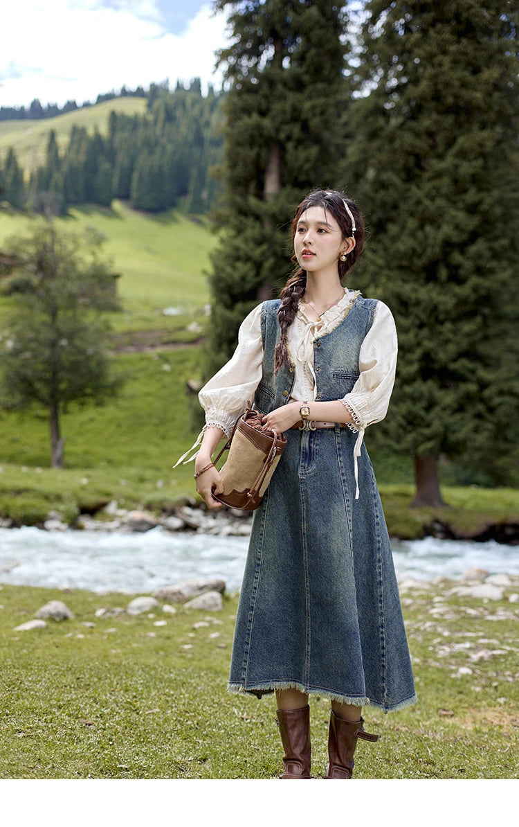 MISHOW Retro Blue Denim Vest Coat 2024 Autumn Sleeveless V Neck Hem Tassels Coat Female Single Breasted Casual Top MXD41W0387