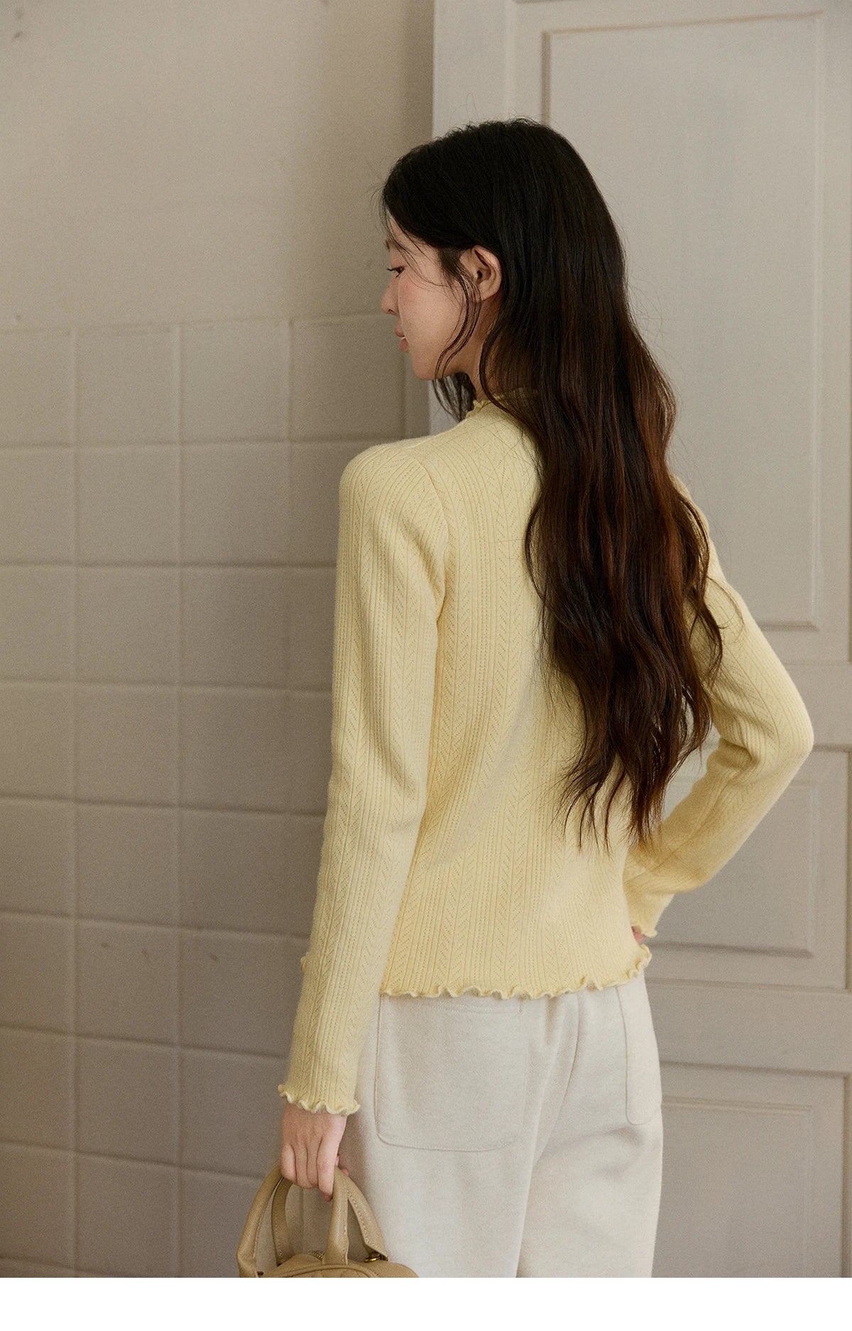 MISHOW Women's One Piece Velvet Thickened Bottom Tops 2025 Winter Versatile Black Fungus Edge Collar Knitted Tops MXE88Z2597