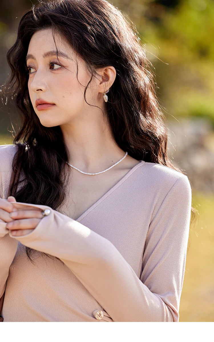 MISHOW Knitted Sweater Solid Color V-neck Long Sleeved Women Spring Summer New Fashion Elastic Slim Tshirt Tops Sweet MXE11Z1076