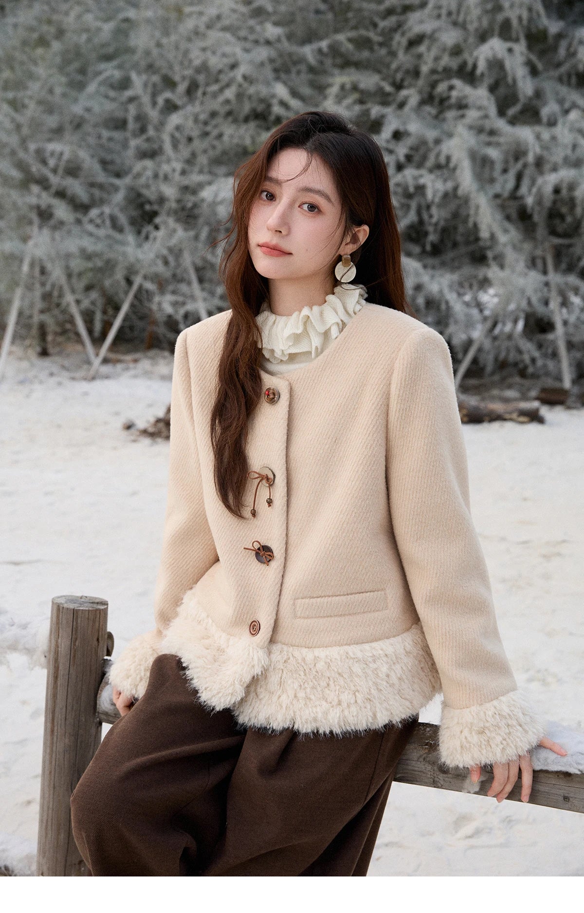 MISHOW Retro Apricot Wool Thickened Short Coat 2025 Winter Plush Splicing Coat Placket Vintage Handmade Buttons Coat MXE92W0998
