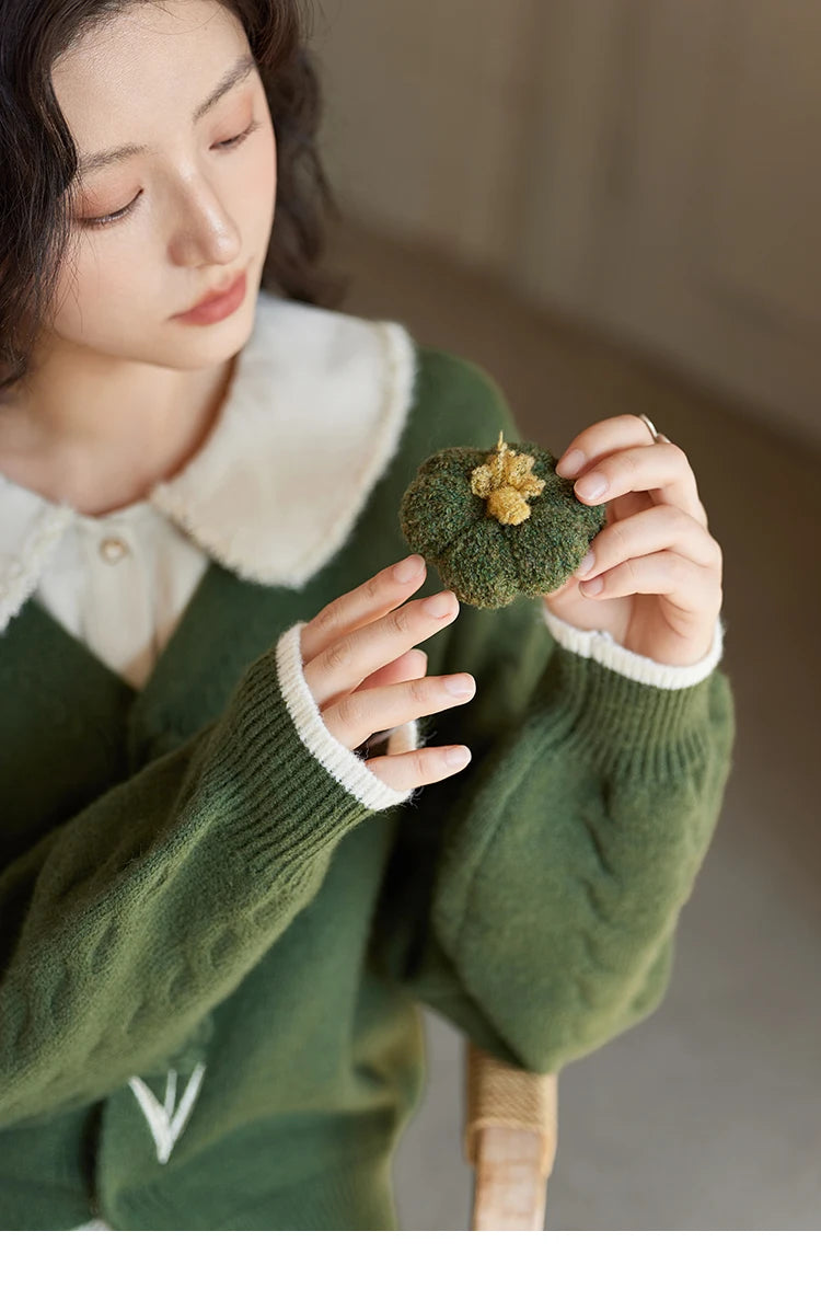 MISHOW Cardigan V-neck Women Three-Dimensional Flowers 2024 Fall Gentle Soft Knitted Sweaters Women Short Tops MXD36Z0894