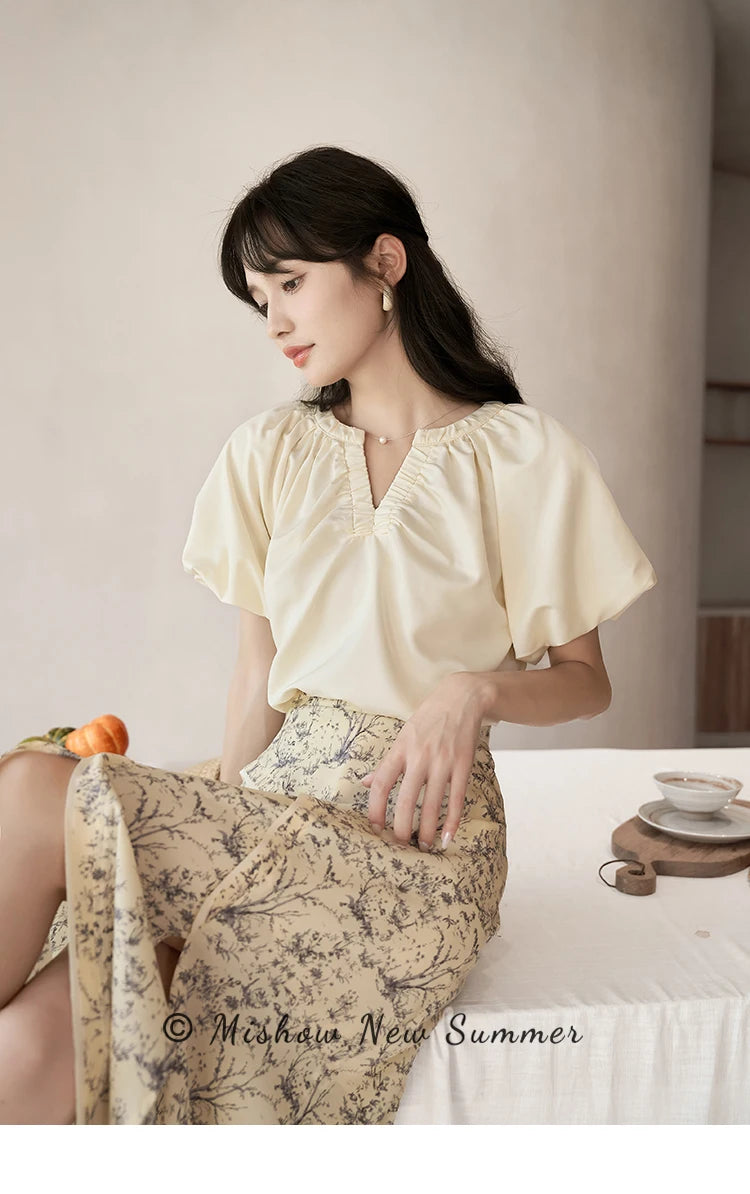 MISHOW Women's Blouses 2023 Summer French Elegant Solid V-Neck Short Sleeve Pullover LOOSE female Puff Sleeve Tops MXC38X0043