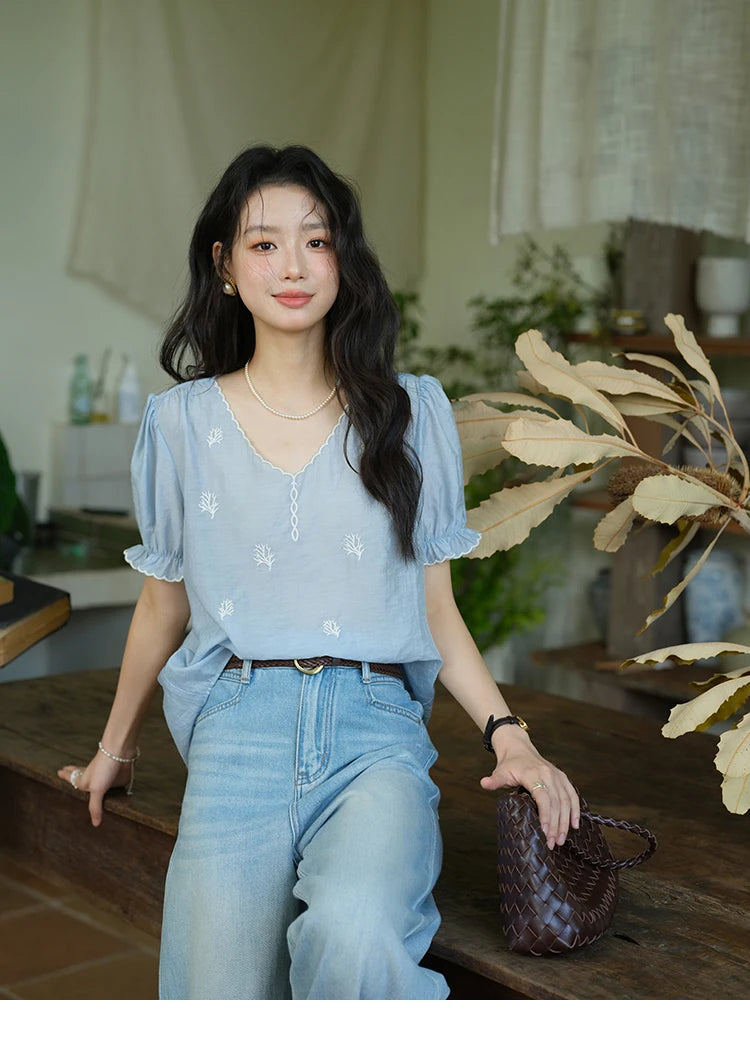 MISHOW Women's Coral Embroidery Summer Blouse 2025 New Fashion V-neck Puff Sleeve Blouse Casual Women's Clothing ﻿MXE37X1850