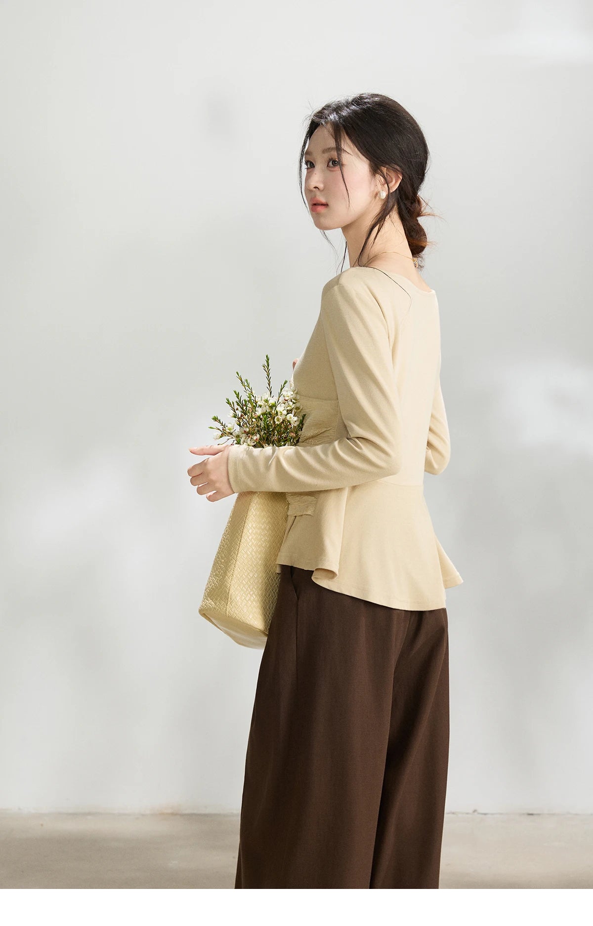 MISHOW Women's Asymmetric Lace Patchwork Tops 2026 Spring V Neck Long Sleeve Top Ruched Waist Ruffled Hem Casual Tees MXF11Z2942