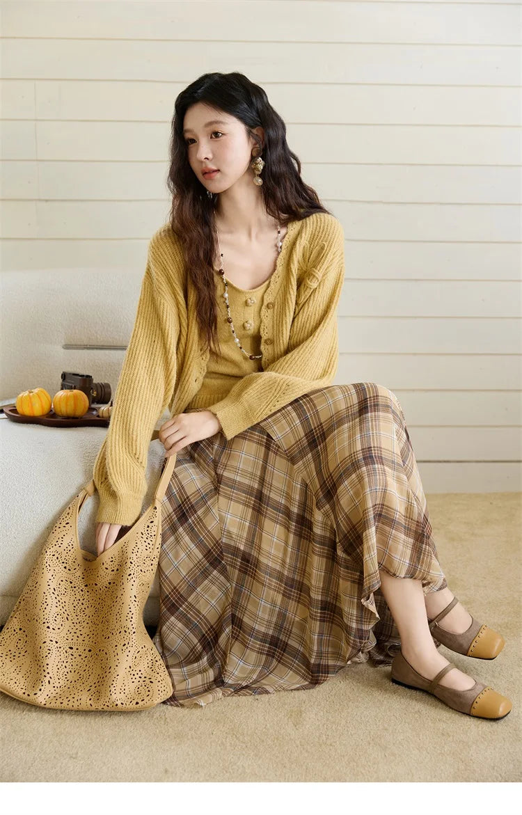 MISHOW Woman Two-piece 2025 Autumn Casual Yellow V-neck Knitted Cardigan Slim Fit Camisole Elegant Commute Top MXE45T0742