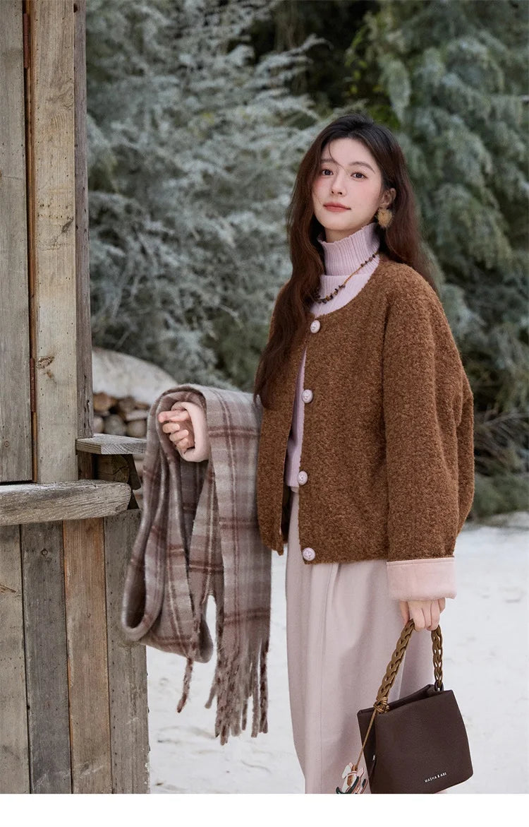 MISHOW Women's Brown Jacket 2025 Winter Retro Warm Round Neck Wool Quilted Coat Commute Short Loose Thick Coat Woman MXE87W0935