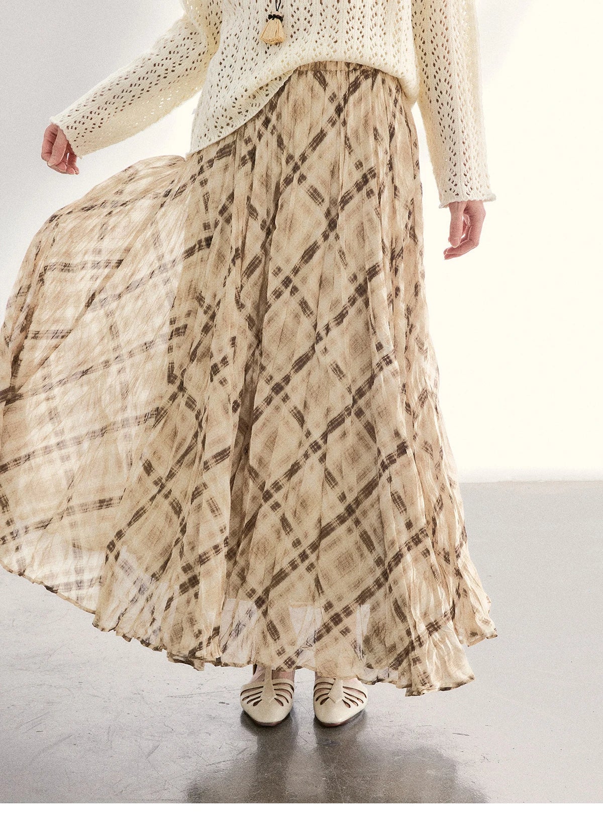 MISHOW Women's Beige Plaid Maxi Skirt 2026 Spring High Waist Flowy A-Line Skirts Elastic Waist Casual Chiffon Skirt MXF108B0769