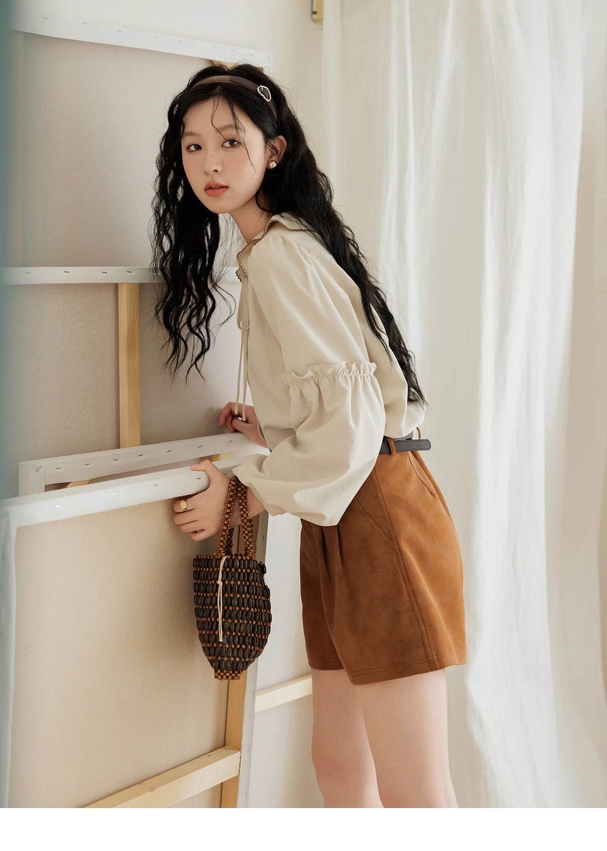 MISHOW Suede Shorts for Women Autumn 2024 High Waist A-line Slim Wide Leg Short Pants Solid Pleats Pants Side Pockets MXD44K0753