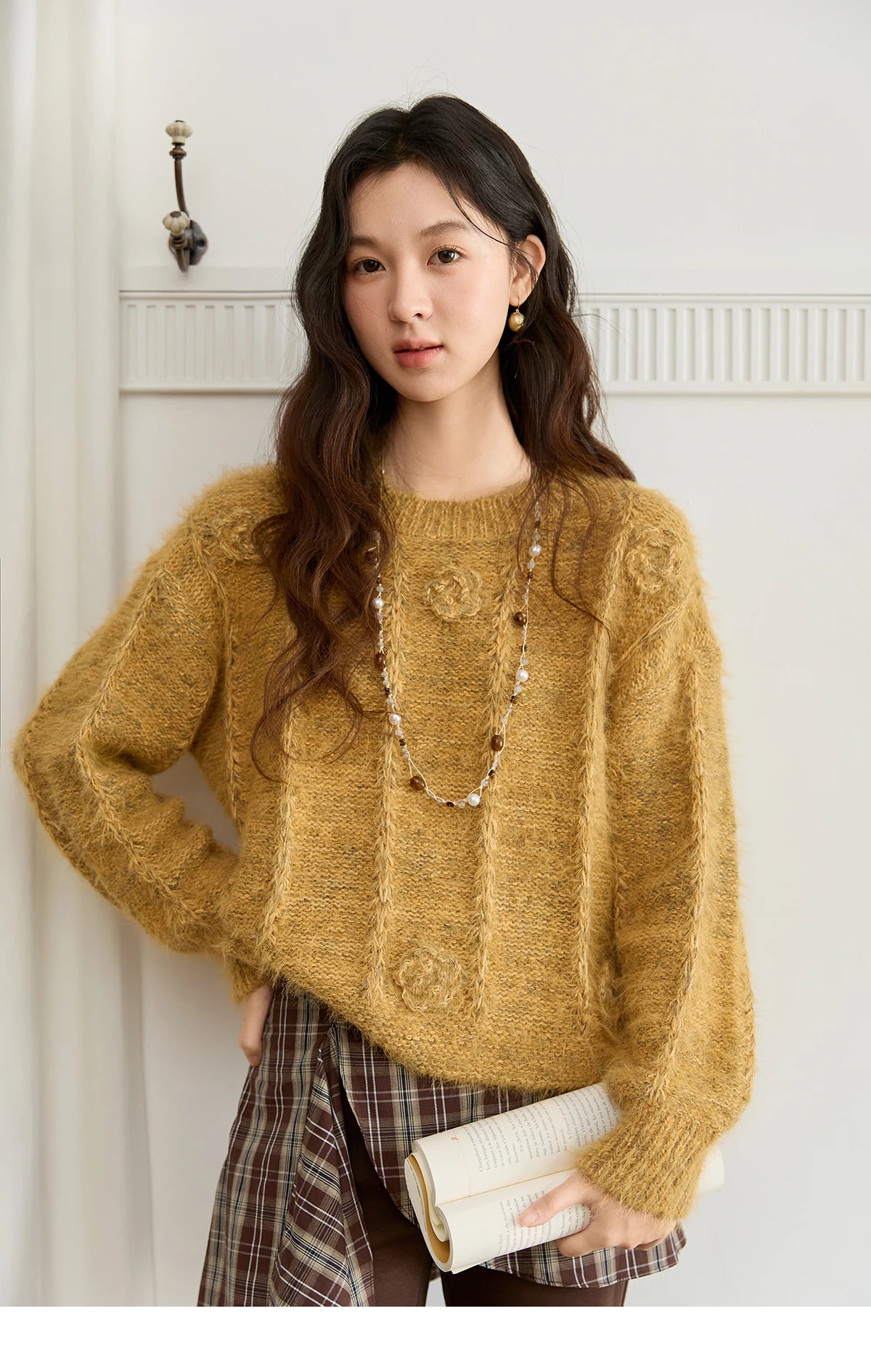 MISHOW Pretty Women's Sweaters  2025 Autumn Retro Yellow 3D Rose Embroidery Loose Casual Tops Long-sleeved Pullover  MXE47Z2563