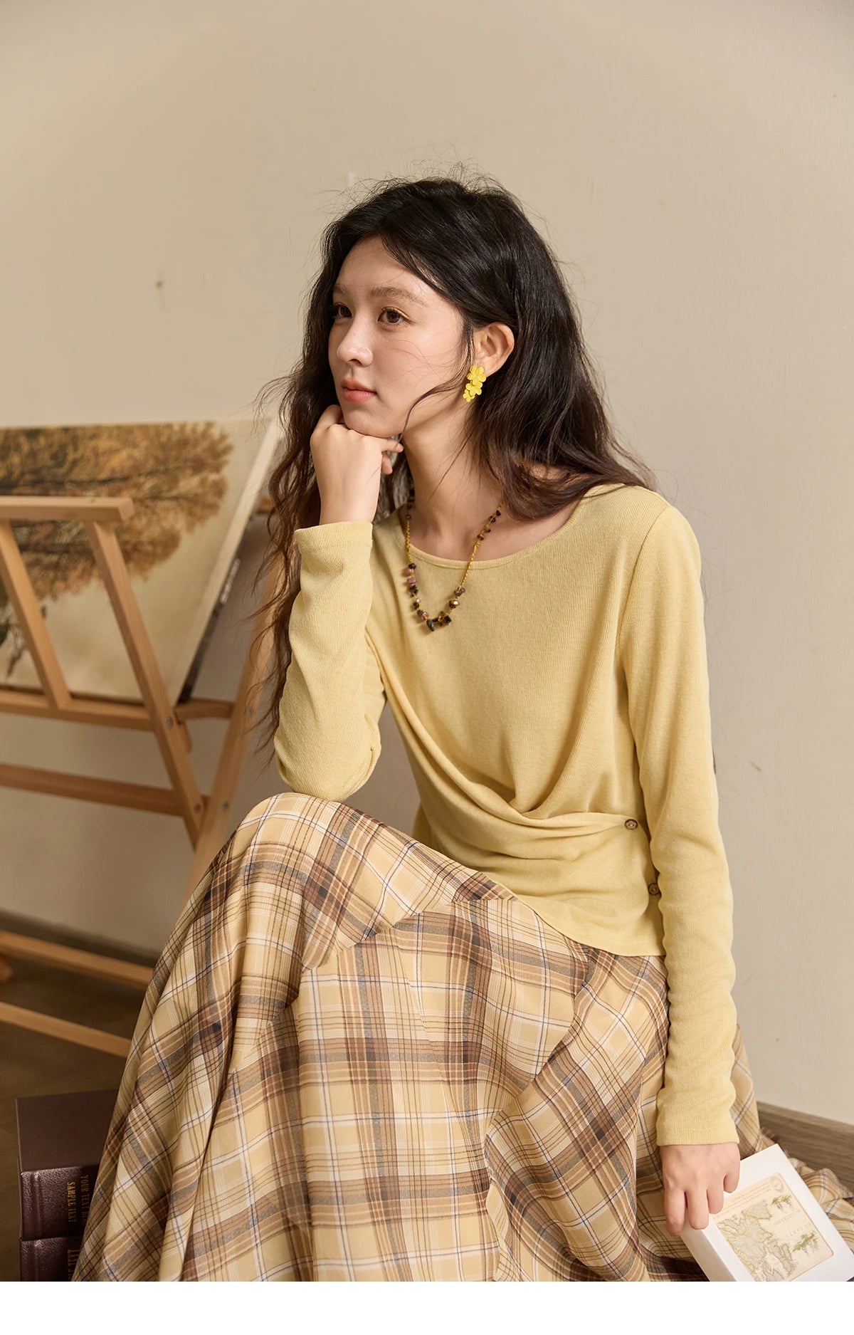 MISHOW Two-color Cross-strap Knitted Top for Women 2025 Autumn Winter New Classic Round Neck Slim Long Sleeves Top MXE43Z1344