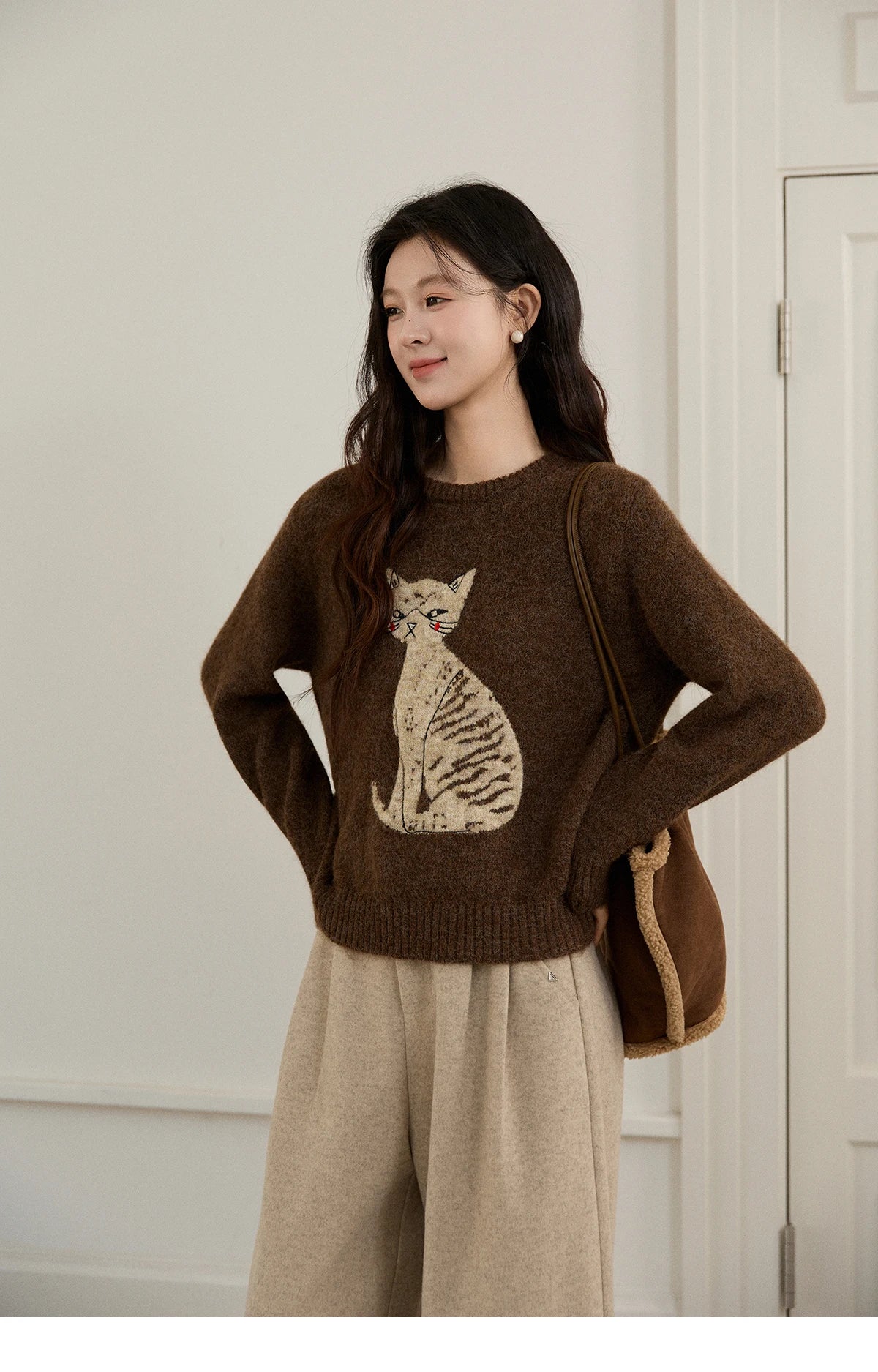 MISHOW Women's Brown Knitted Sweater 2025 Autumn Winter Cat Pattern Jacquard Crew Neck Sweaters Loose Pullover Tops MXE94Z2991