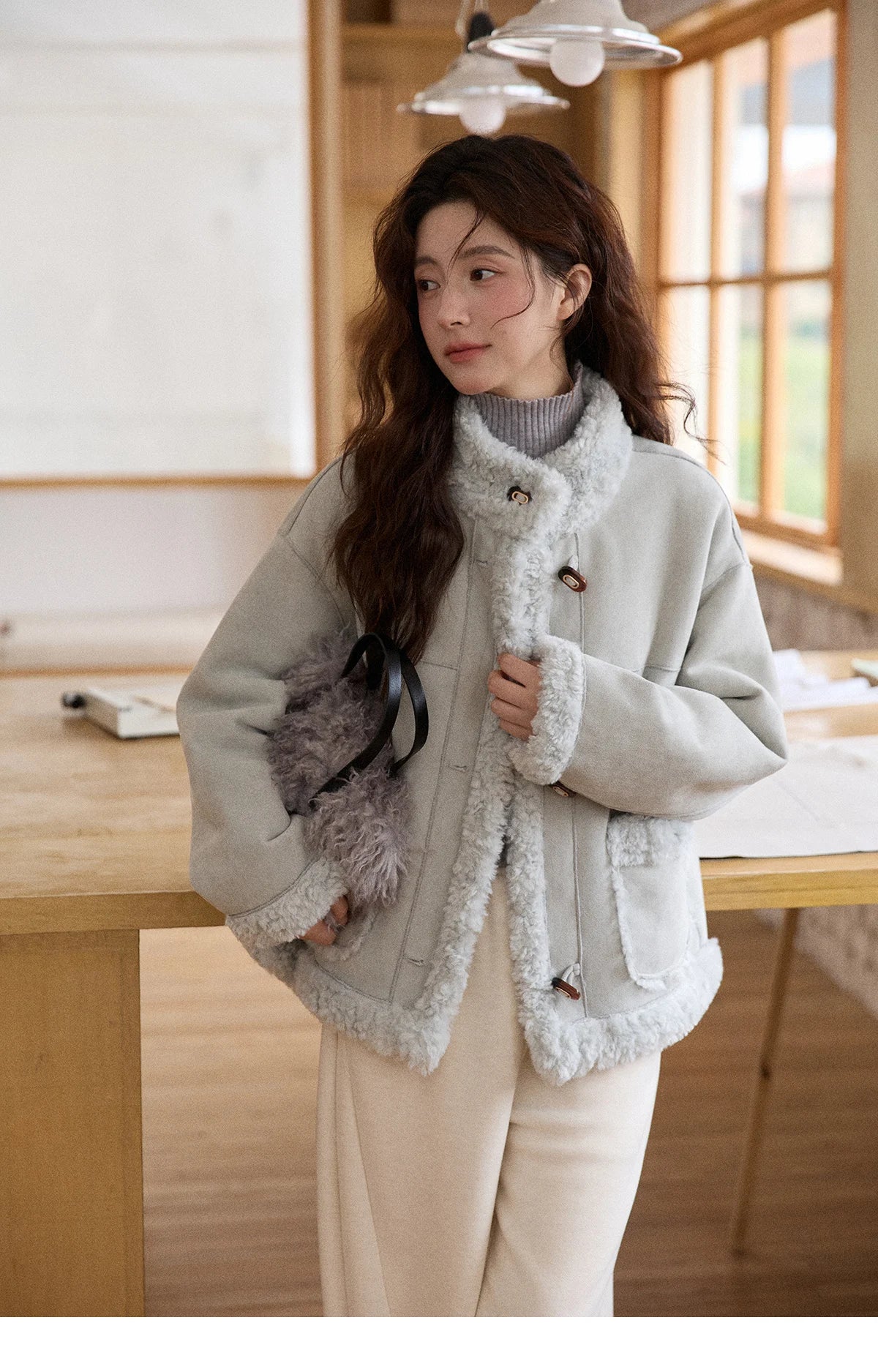 MISHOW Winter Jacket Women 2025 Elegant Luxury Suede Composite Fur Stand-up Collar Short Jacket Windproof Warm Coat MXE87W0941