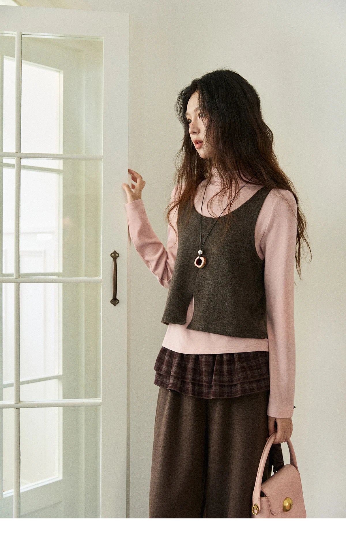 MISHOW Two-piece Suit for Women 2025 Winter Retro Turtleneck Knit Long-sleeved Tops Square Collar Vest Woman Set MXE88T1440