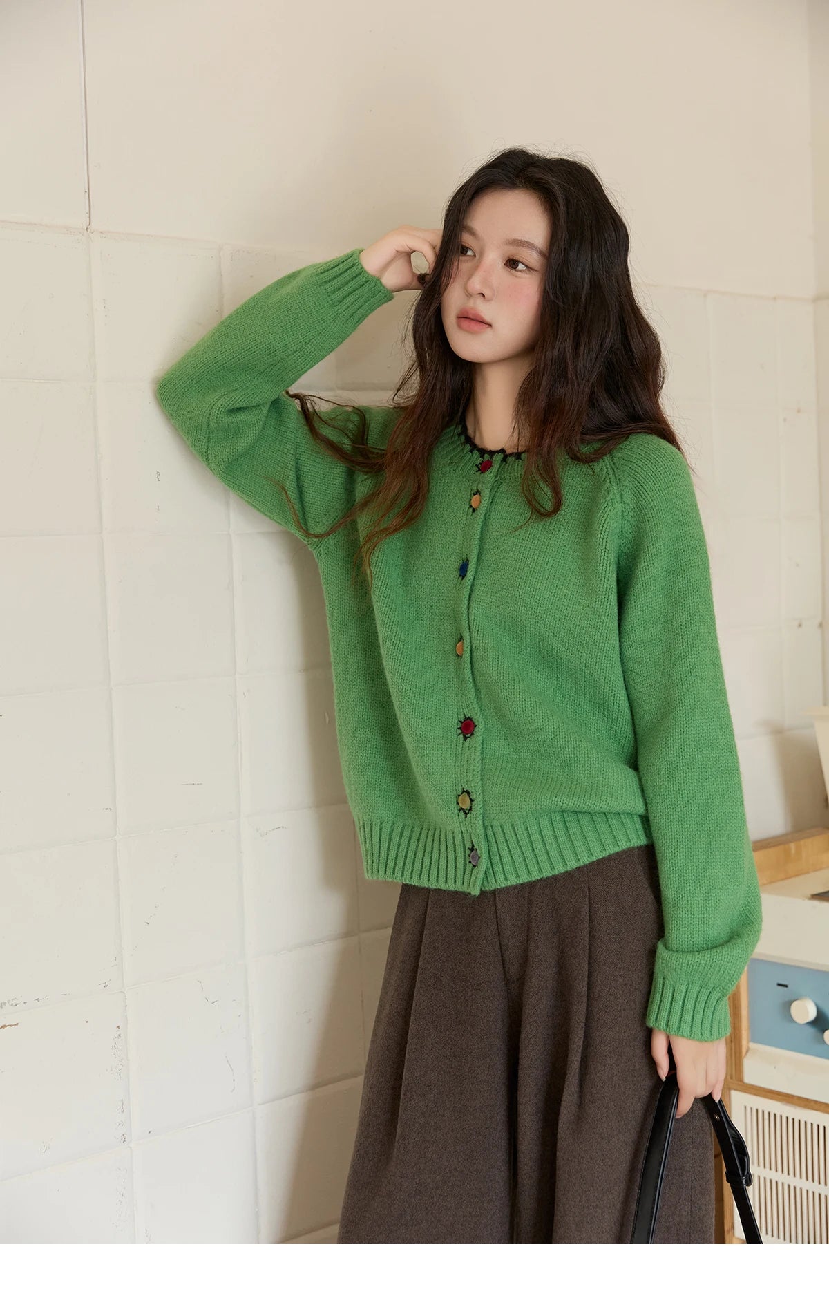 MISHOW Color Button Thickened Sweater for Women 2025 Winter Minimalist Loose Crew Neck Long Sleeves Cardigan Ladies MXE88Z2688