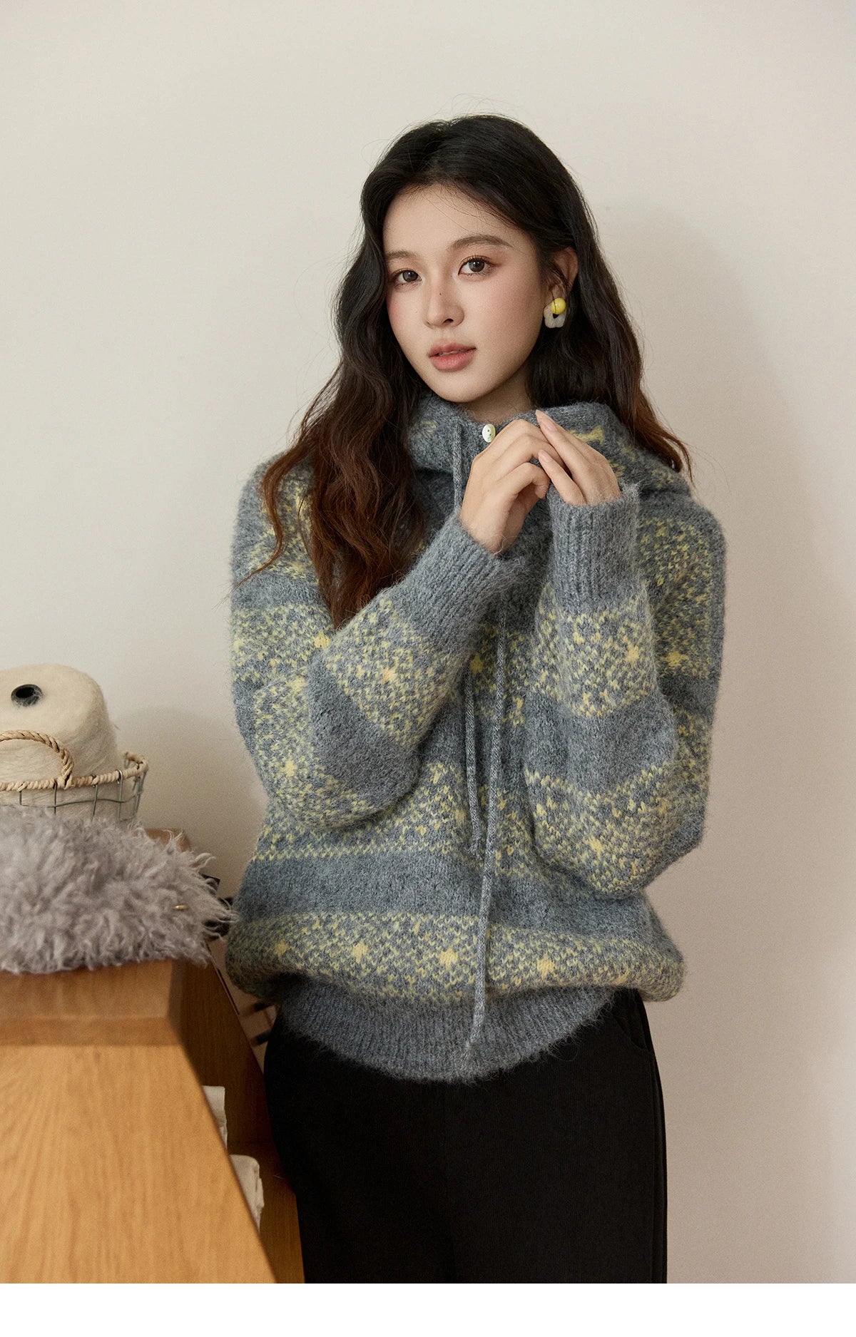 MISHOW Women's Fair Isle Knitted Sweater 2025 Winter V-neck Wool Blend Casual Tops Removable Hood Warm Loose Sweaters MXE94Z2979