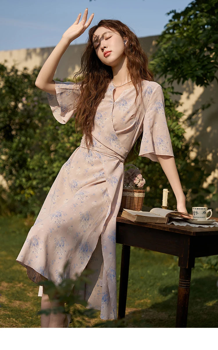 MISHOW Floral Puff Sleeve Dress for Women Summer French A-line V-Neck Lace-up Side Slit Temperament Tea Break Dresses MXC38L1413