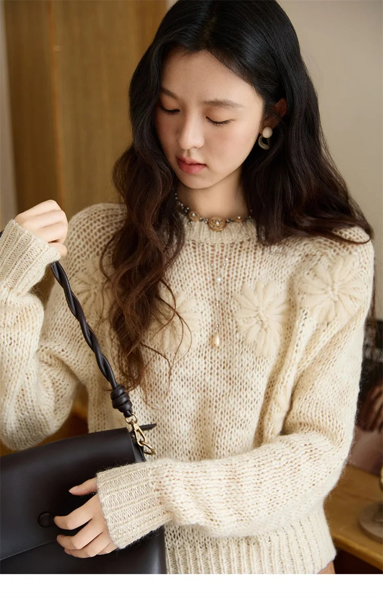 MISHOW Women's Hook Flower Wool Knitted Sweaters Autumn Apricot Wool Blend Loose Lazy Style Top Retro O-neck Sweaters MXE47Z2577