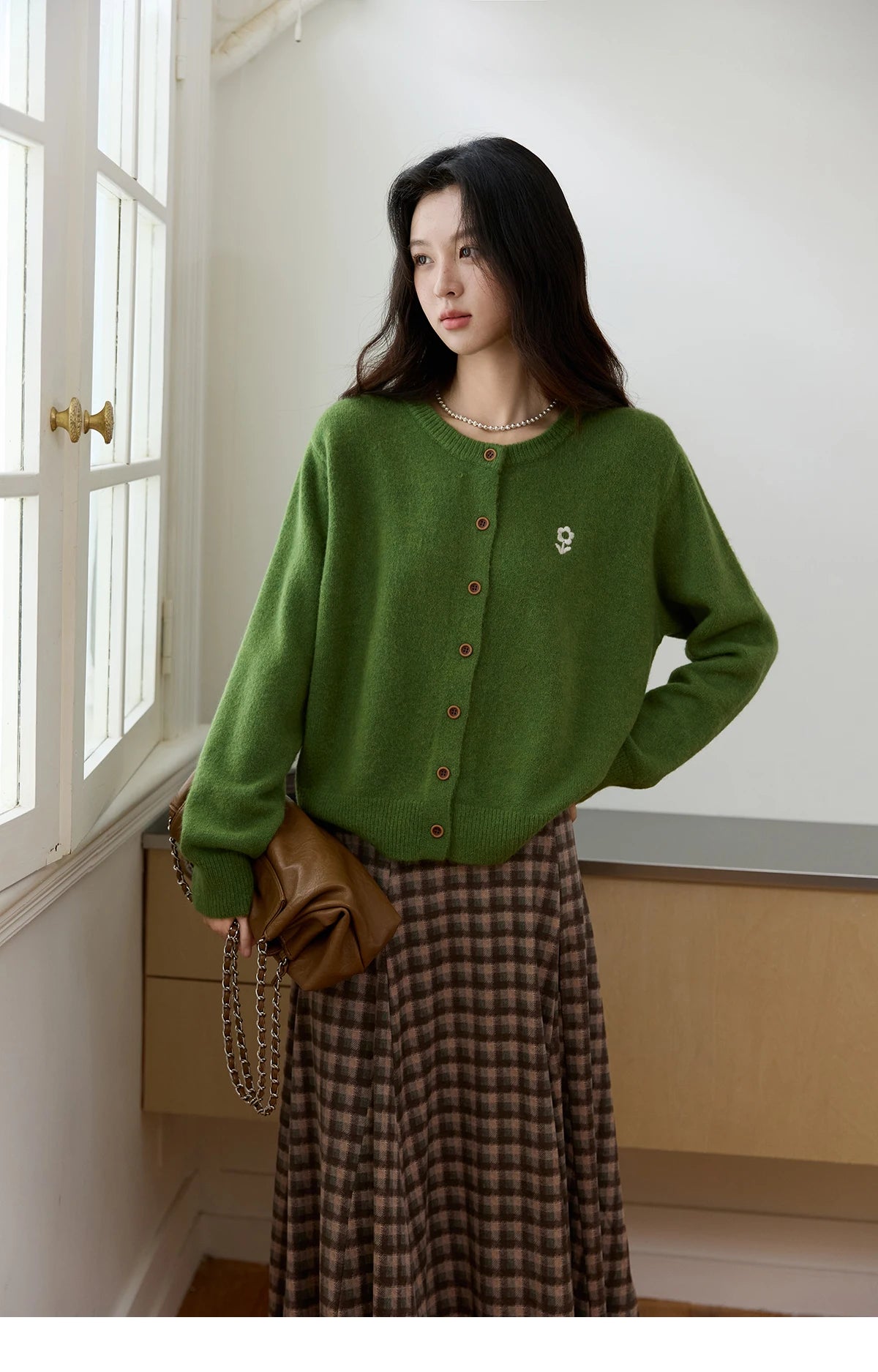 MISHOW Retro Flower Embroidery Cardigan for Women 2025 Round Neck Single Breasted Buckle Loose Knit Autumn Cardigan MXE46Z2588