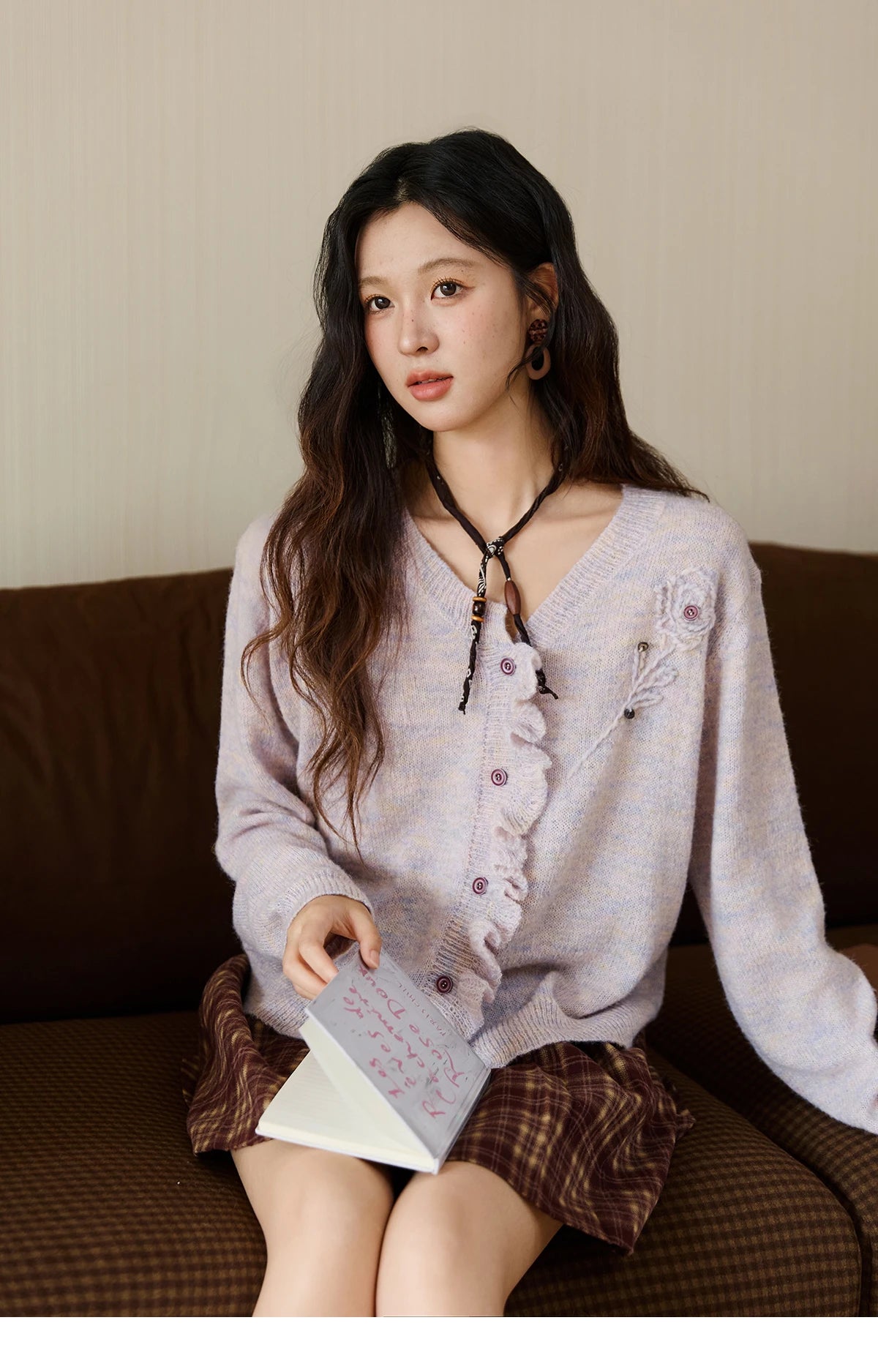MISHOW Knitted Cardigan Women 2025 Autumn French Style Flower Embroidered V-neck Cardigan Luxury Long-sleeved Top MXE47Z2498