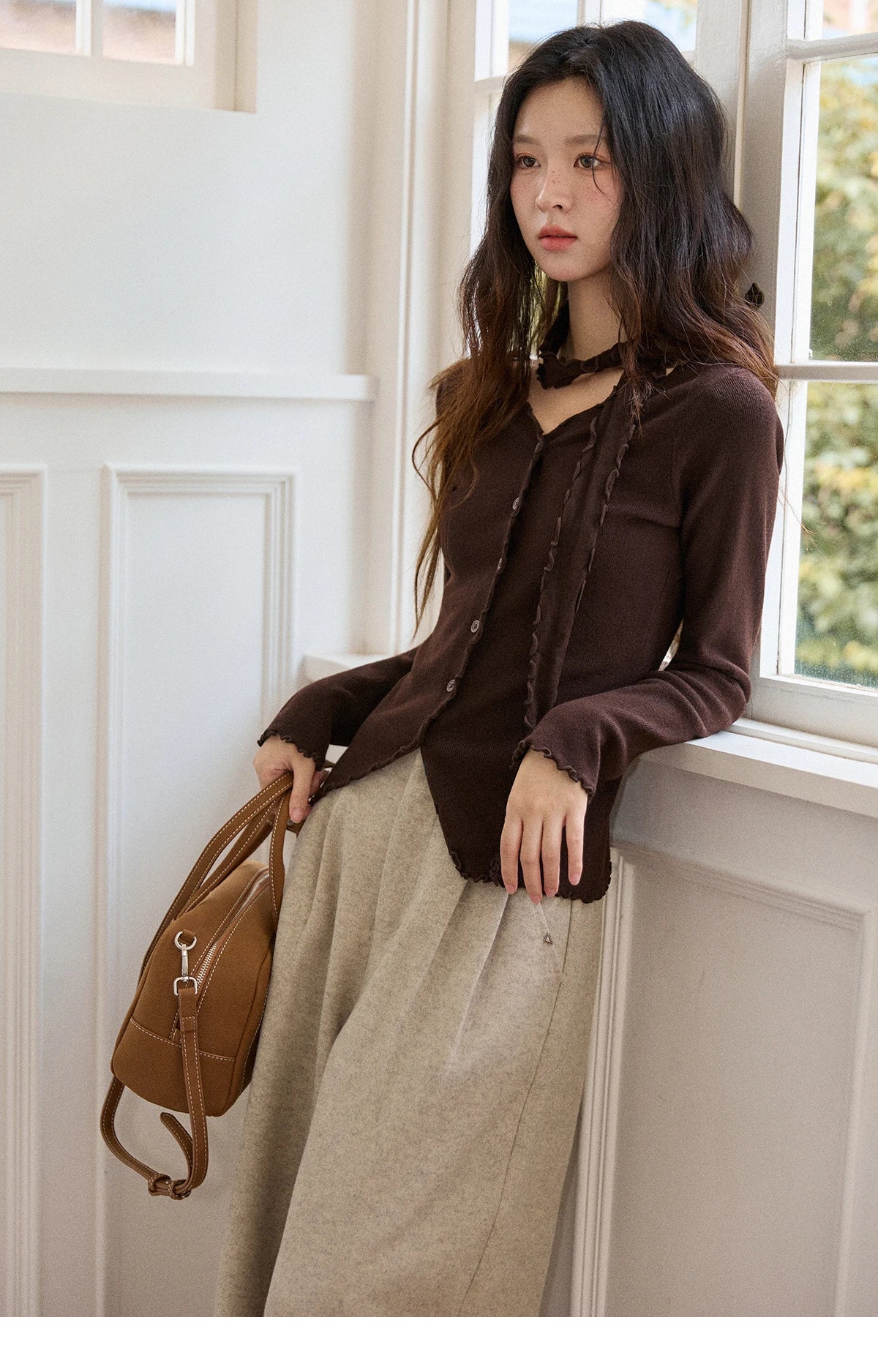 MISHOW New Ruffled Edge Knitted Pullovers for Woman 2025 Retro Slim V-neck Ribbon Knit Top Cmfortable Winter Clothes MXE86Z2728