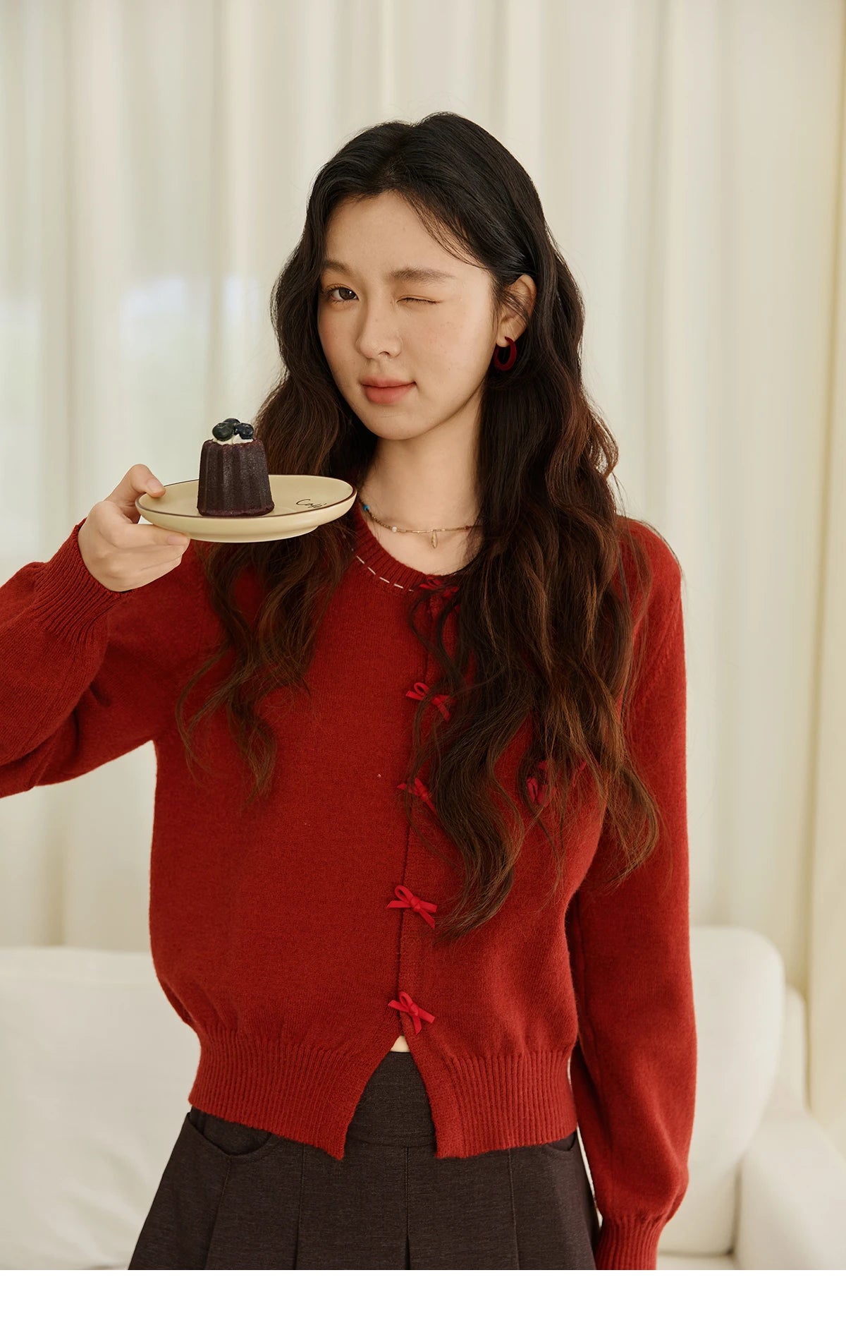 MISHOW Christmas Soft Knitted Cardigan Autumn Bow Placket Retro with Brooch Lantern Sleeve Sweaters O Neck Solid Top MXE45Z1377