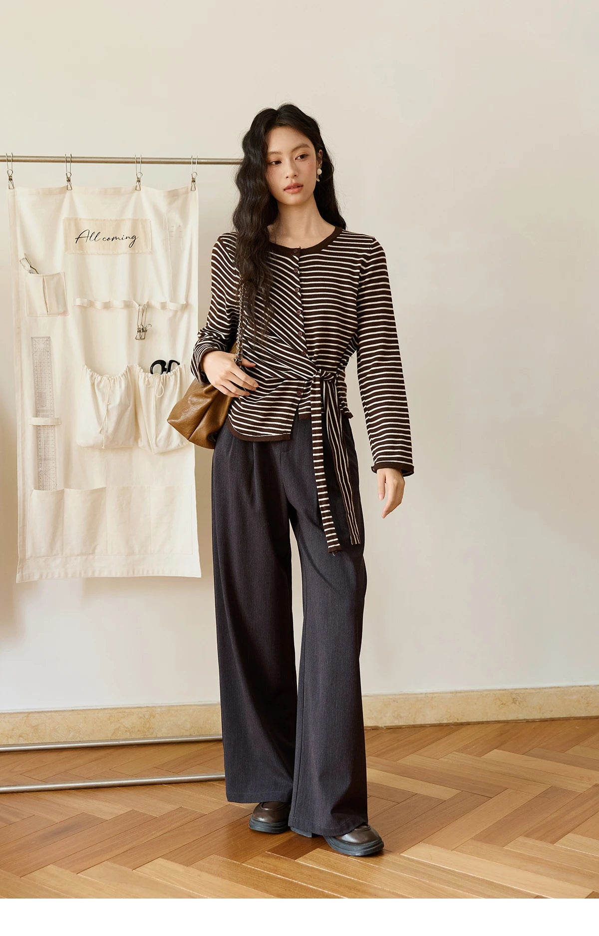 MISHOW Women's Solid Wide-leg Pants 2025 Autumn Fashion Minimalist High-waisted Loose Trousers Commute Pockets Pants MXE46K1090