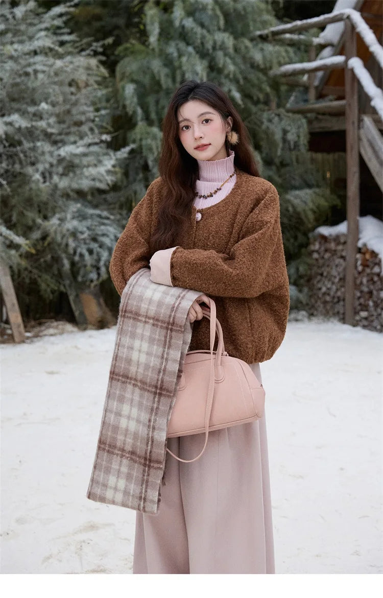 MISHOW Women's Brown Jacket 2025 Winter Retro Warm Round Neck Wool Quilted Coat Commute Short Loose Thick Coat Woman MXE87W0935