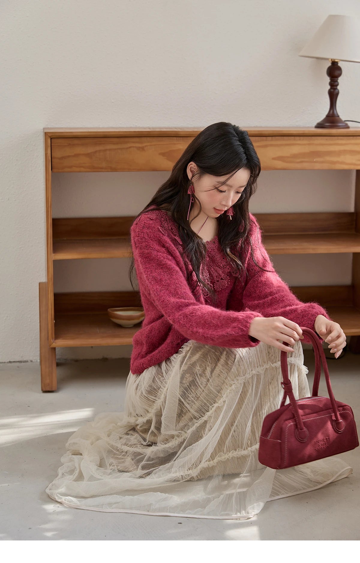 MISHOW Pink Lace Wool Sweater for Woman 2025 Winter Sweet Style V-neck  Pullover Casual Loose Lantern Sleeve Sweater MXE51Z2632