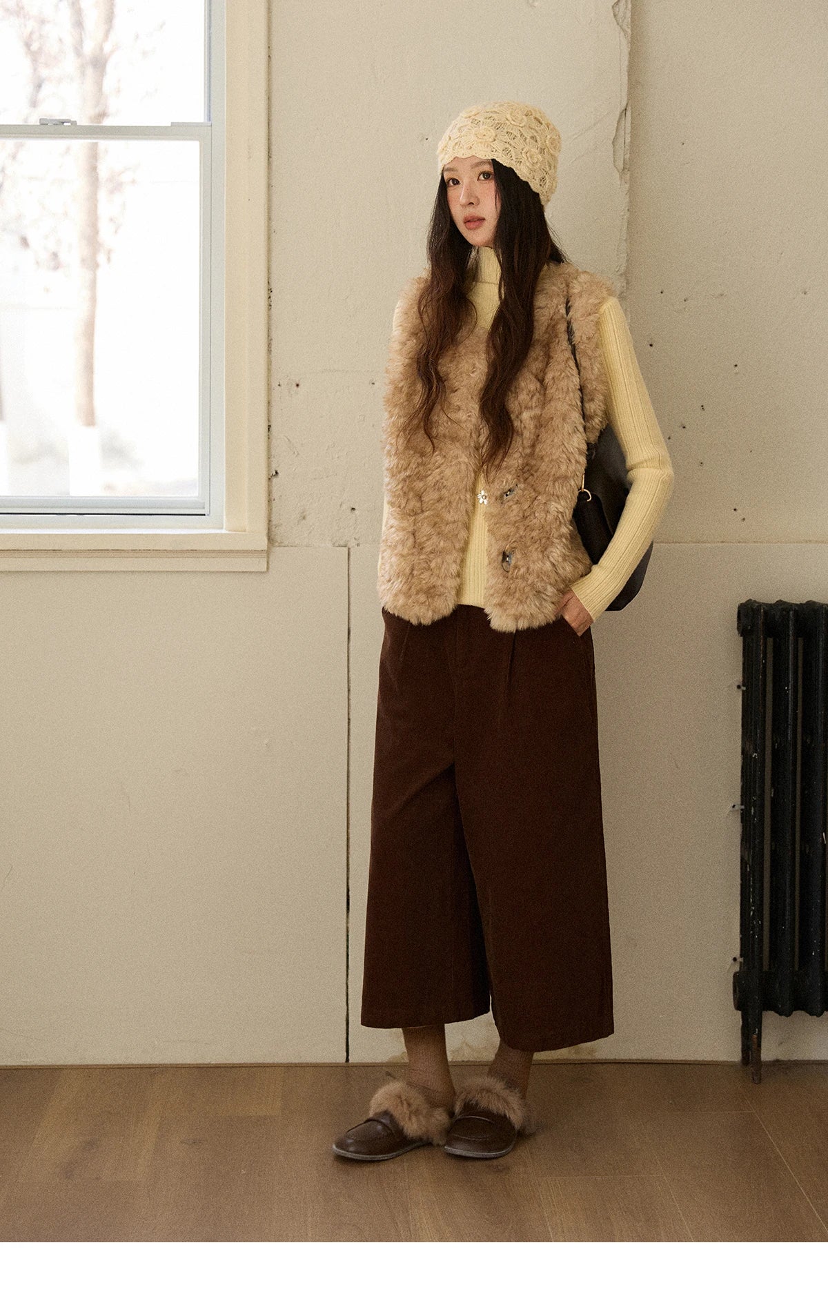 MISHOW Women's Long-sleeved Tops 2025 Winter Simple Solid Turtleneck Sweater Vertical Ribbed Slim Fit Casual Top MXE86Z2656