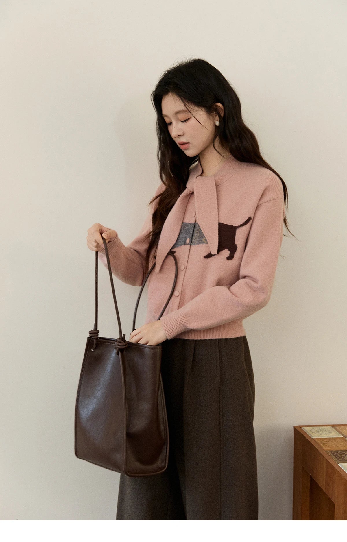 MISHOW Women's Pink Knit Cardigan 2025 Autumn Winter Dachshund Pattern Bow Collar Sweaters Single-breasted Loose Tops MXE94Z2997