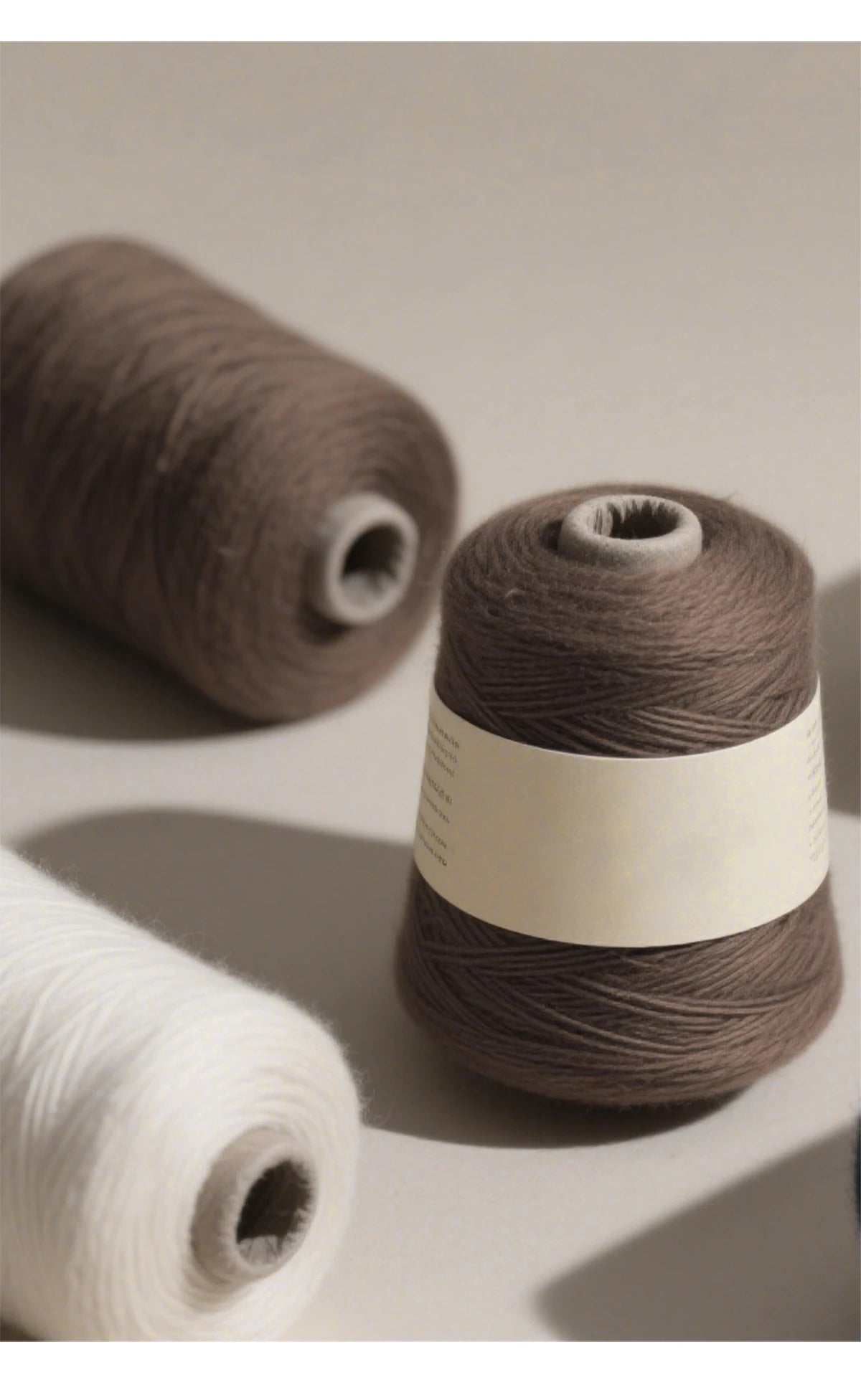 MISHOW Women's Brown Knitted Sweater 2025 Autumn Winter Cat Pattern Jacquard Crew Neck Sweaters Loose Pullover Tops MXE94Z2991