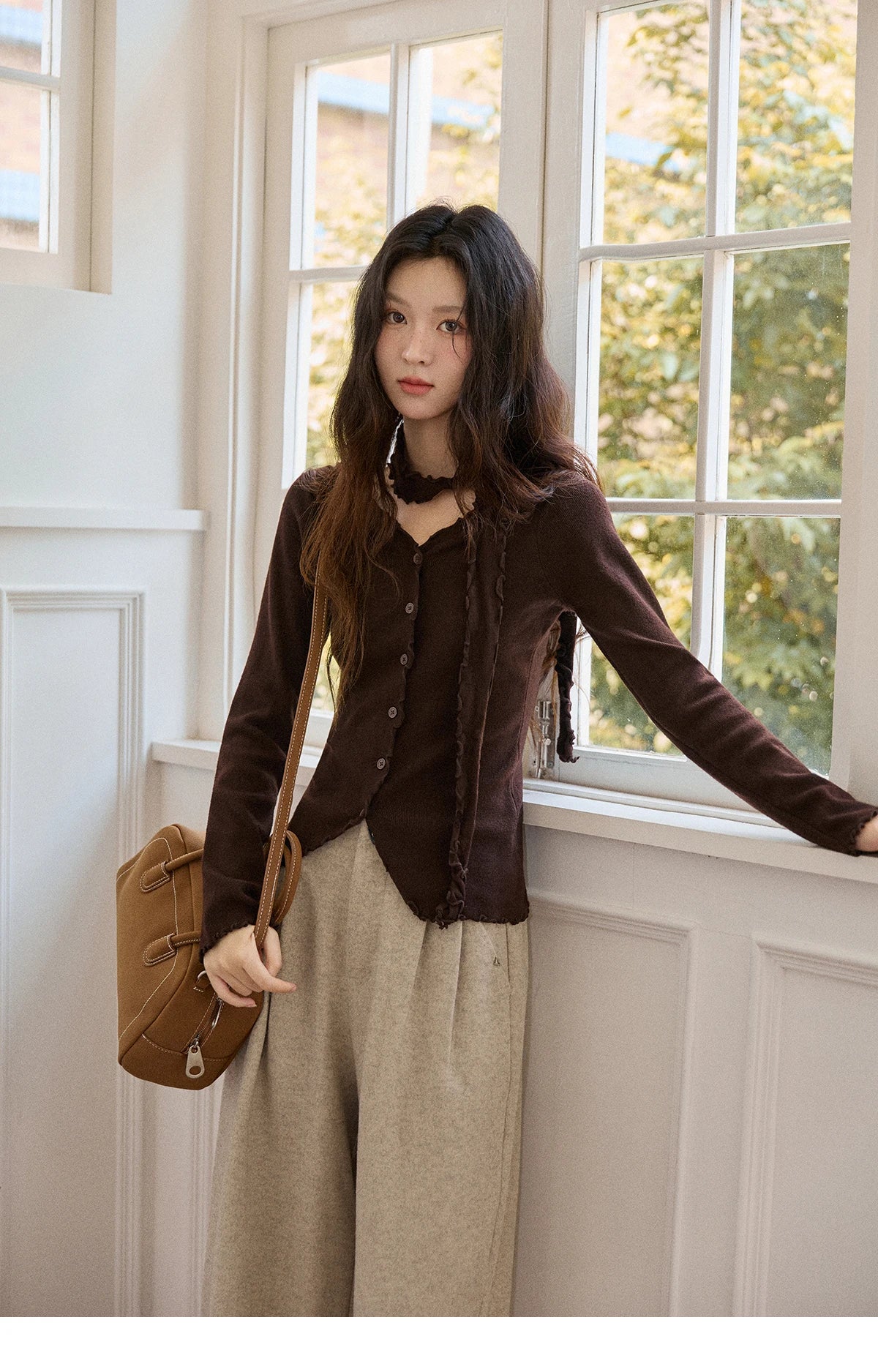 MISHOW New Ruffled Edge Knitted Pullovers for Woman 2025 Retro Slim V-neck Ribbon Knit Top Cmfortable Winter Clothes MXE86Z2728