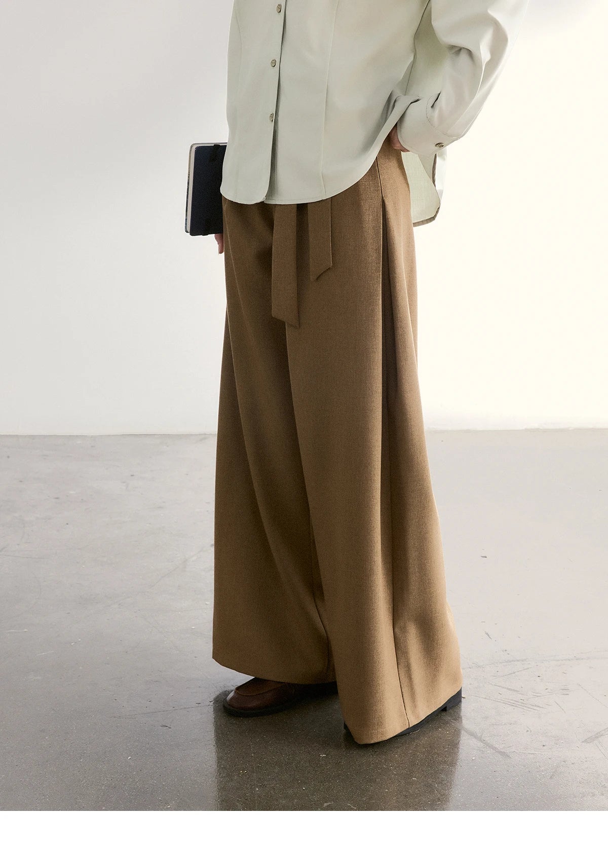 MISHOW Women's Strap Design Brown Wide Leg Pants Spring High Waist Back Elastic Waist Pants Casual Loose Trousers MXF11K1134