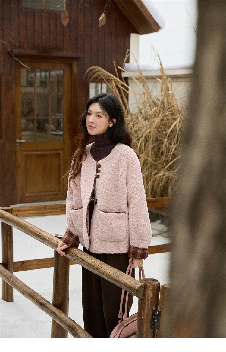 MISHOW Woman Plaid Patchwork Lamb Wool Coat 2025 Winter Round Neck Coat Commute Warm Loose Jacket （Without A Scarf）MXE90W0923