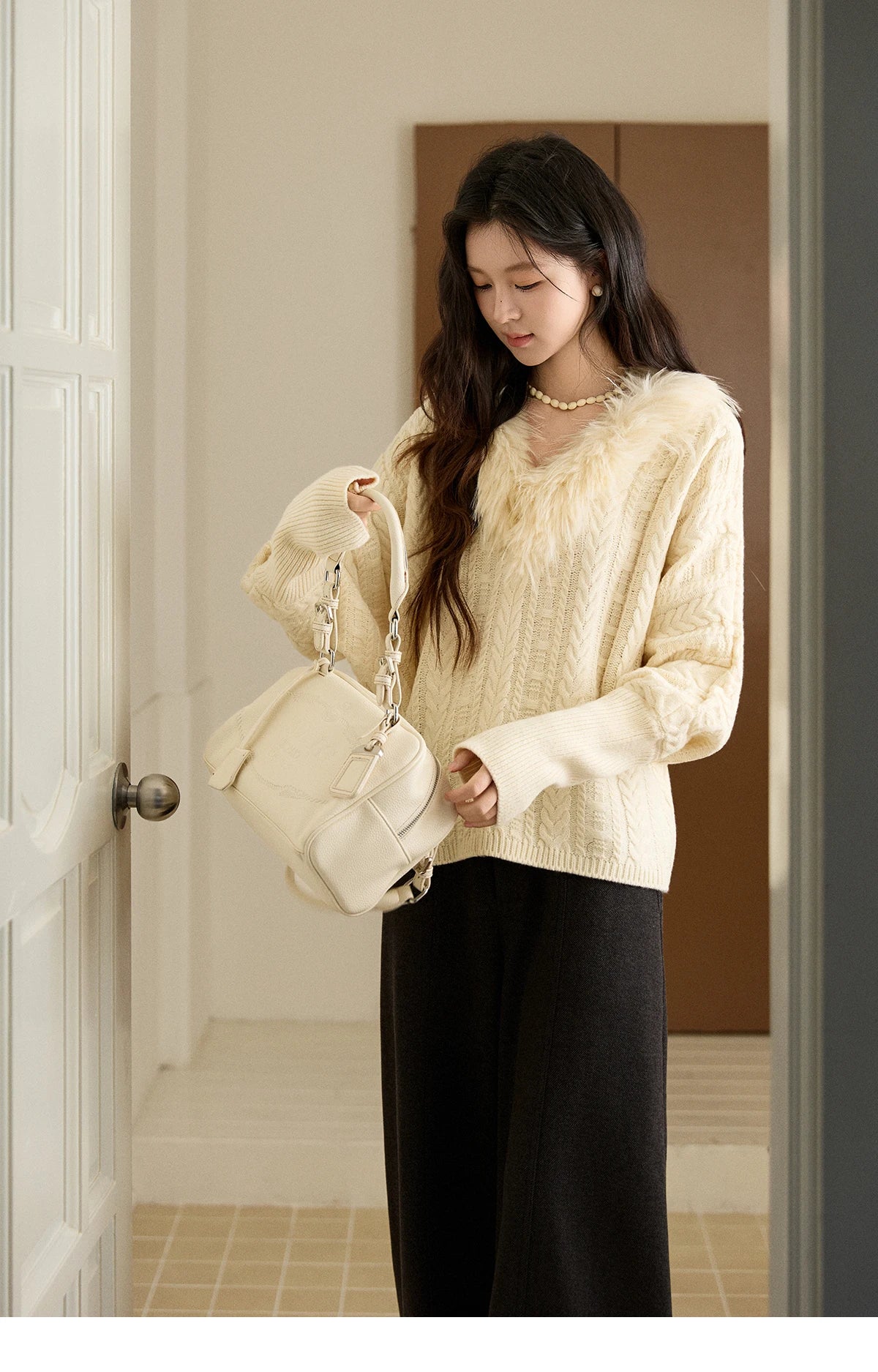 MISHOW Women's Batwing Sleeve KnittedSweater 2025 Winter Faux Fur Collar Cable Knit Puff Sleeve Warm Pullover Tops MXE94Z2985