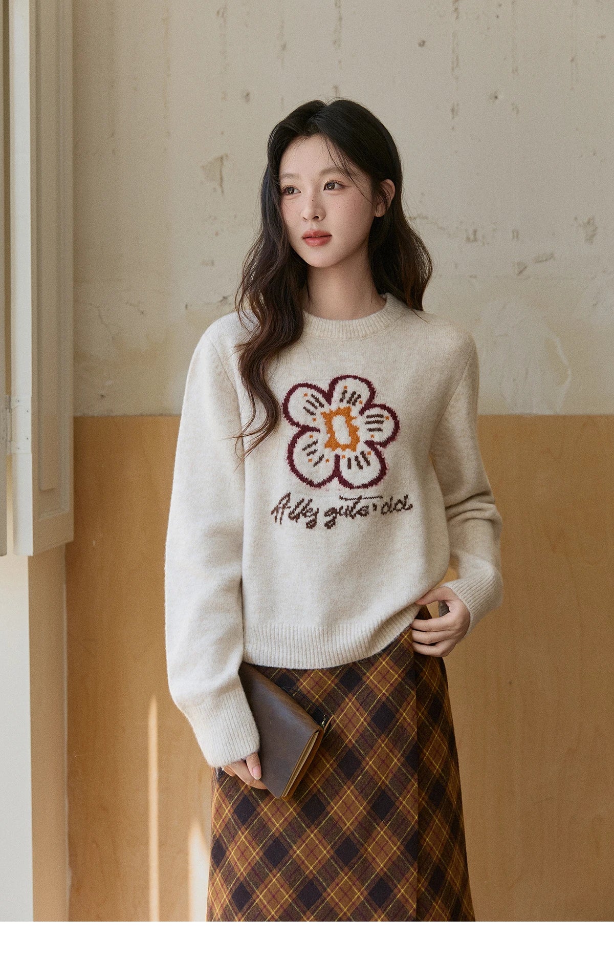 MISHOW Women's Beige Knitted Sweater 2025 Winter Flower Pattern Letter Print Tops O-neck Loose Warm Pullover Sweater MXE91Z2869