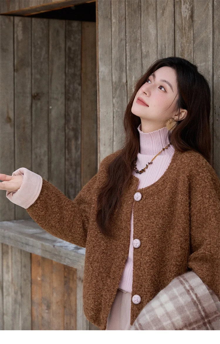MISHOW Women's Brown Jacket 2025 Winter Retro Warm Round Neck Wool Quilted Coat Commute Short Loose Thick Coat Woman MXE87W0935