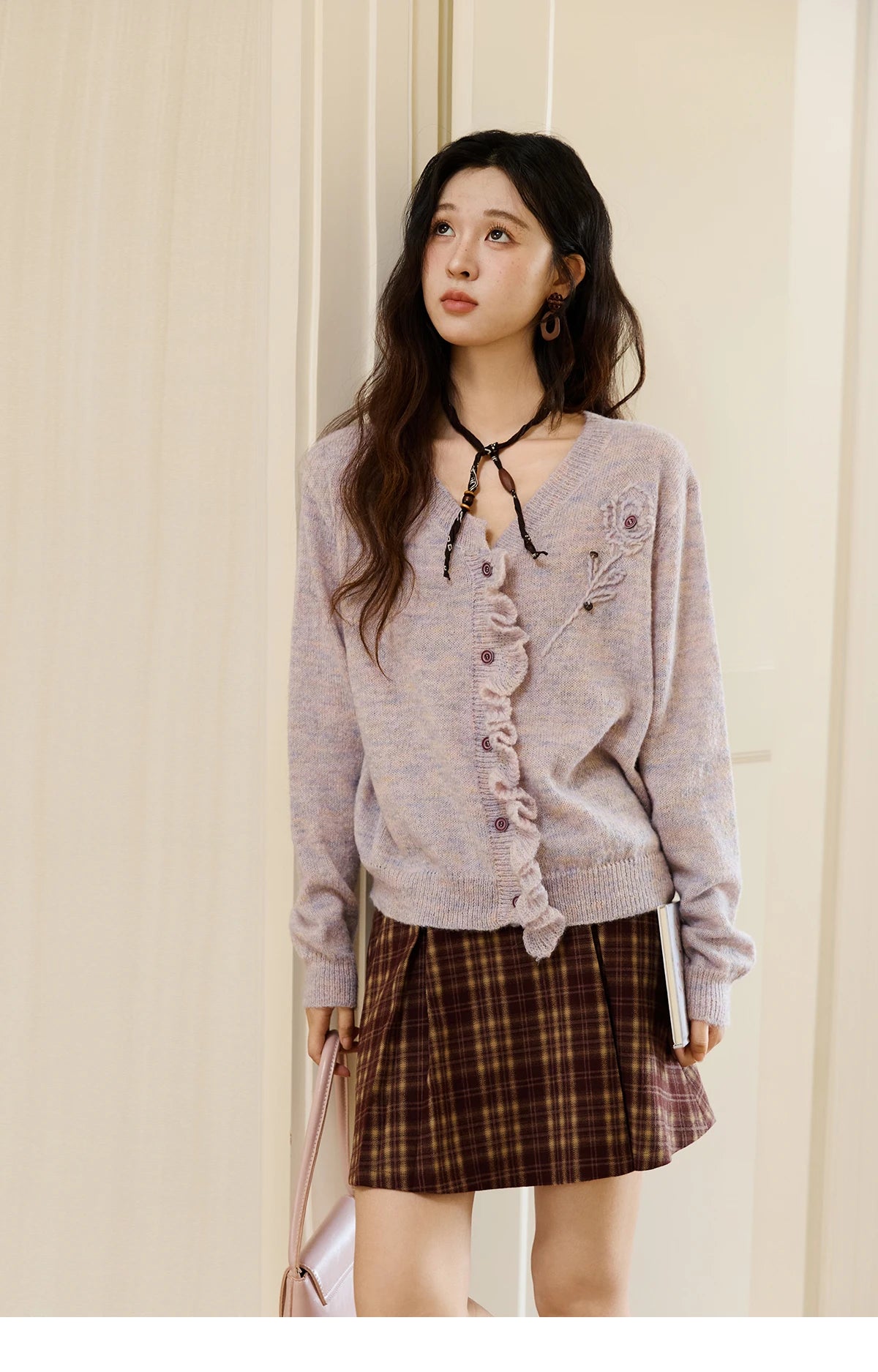 MISHOW Knitted Cardigan Women 2025 Autumn French Style Flower Embroidered V-neck Cardigan Luxury Long-sleeved Top MXE47Z2498