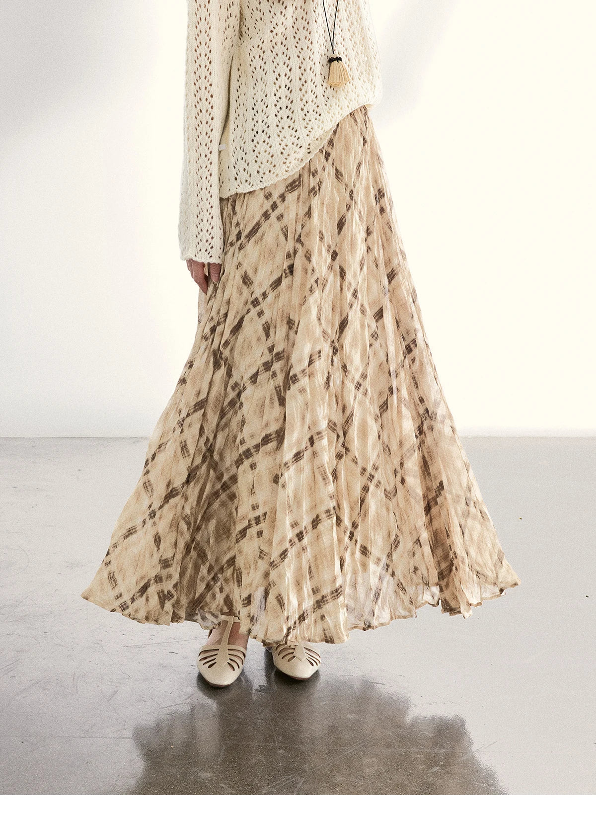 MISHOW Women's Hollow Out Knit Tops 2026 Spring Crew Neck Long Sleeve Tops Loose Casual Soft Breathable Beige Sweater MXF13Z3017