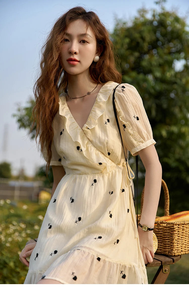 MISHOW Women's French Floral Dress 2025 Summer High Waist Puff Sleeve V-Neck Rufflle A-line Sweet Knee-Length Dresses MXC21L1282