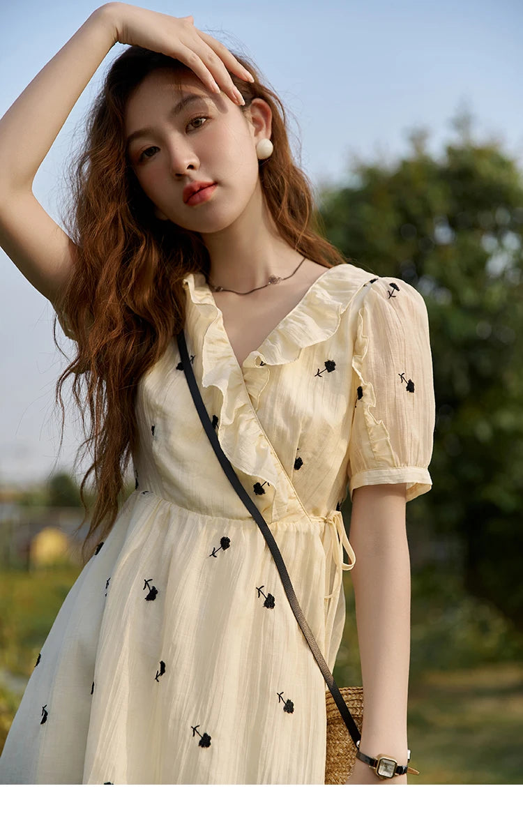 MISHOW Women's French Floral Dress 2025 Summer High Waist Puff Sleeve V-Neck Rufflle A-line Sweet Knee-Length Dresses MXC21L1282