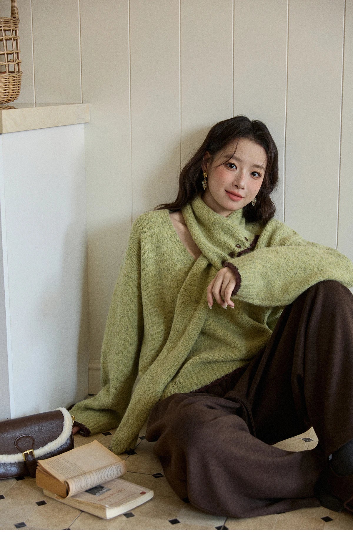 MISHOW Woman Green Detachable Scarf Sweater 2025 Winter Fashion V-neck Long Sleeves Thick Knit Pullovers Casual Top MXE90Z2791