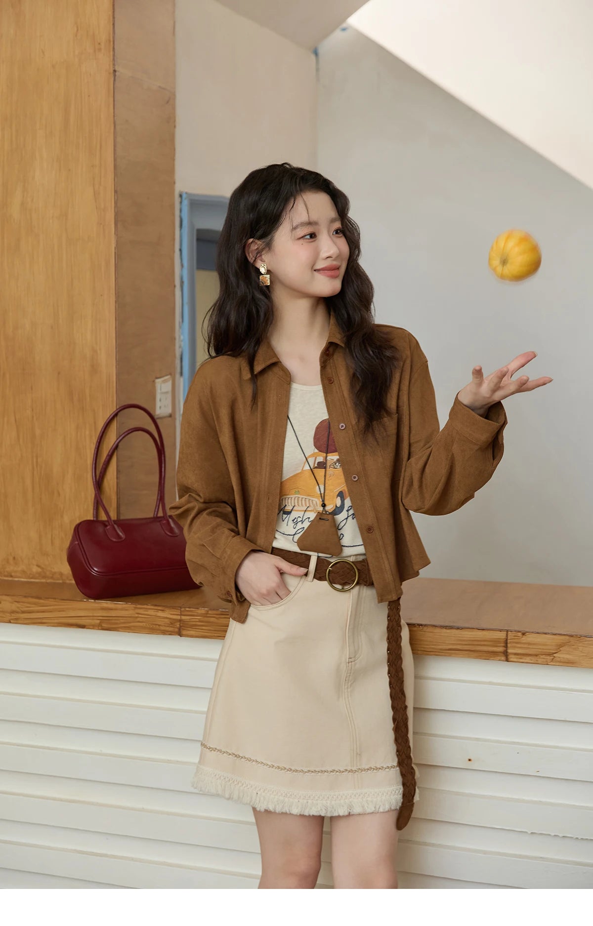 MISHOW Autumn Women's Jacket Retro Turn Down Collar Short Jacket Dropped Patch Pocket Casual Outerwear with Pendant MXE45C2413