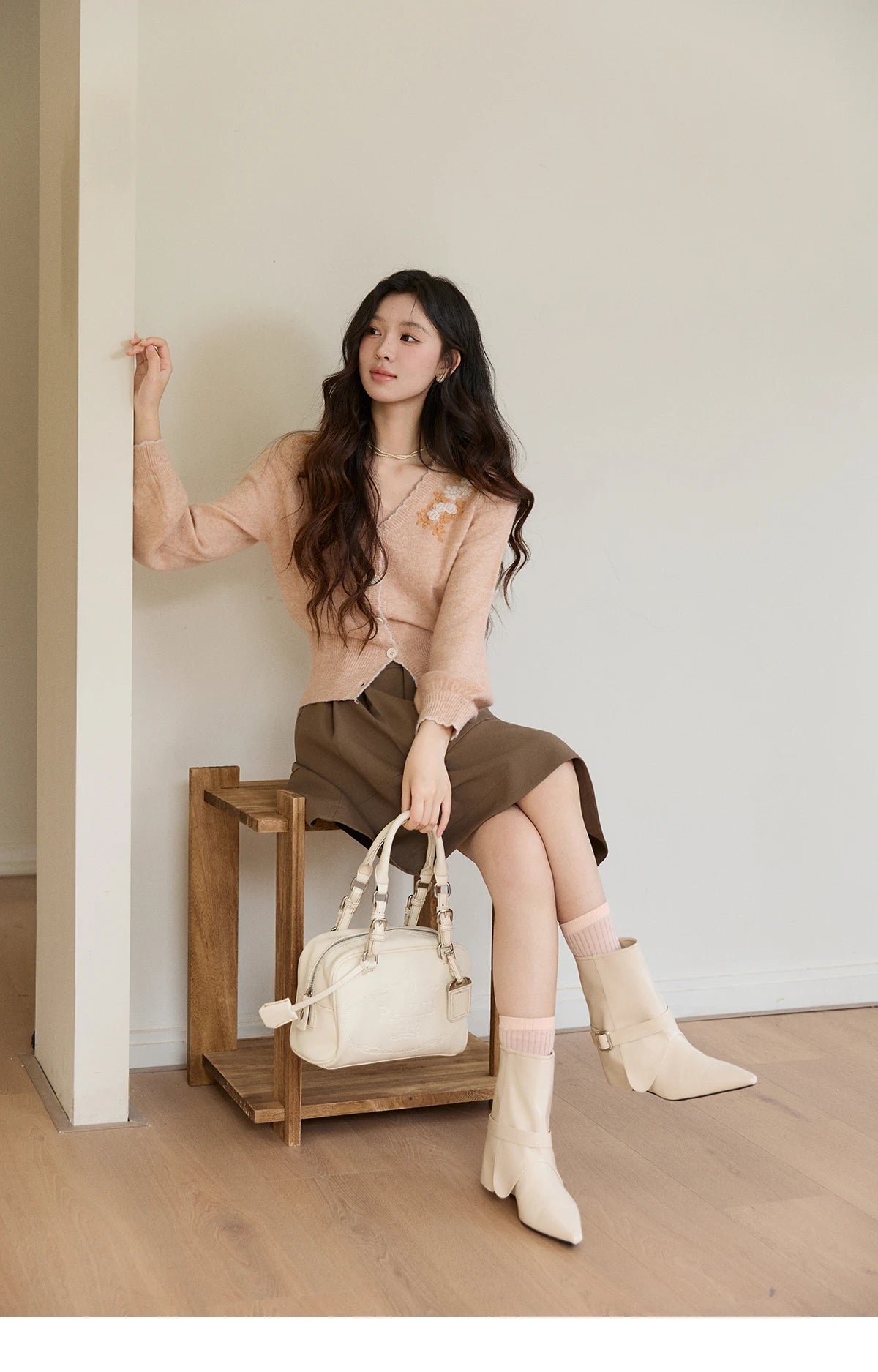 MISHOW Women's Floral Embroidery Knitted Cardigan 2026 Spring V-Neck Casual Short Tops Elegant Slim Knitted Sweater MXF11Z2917