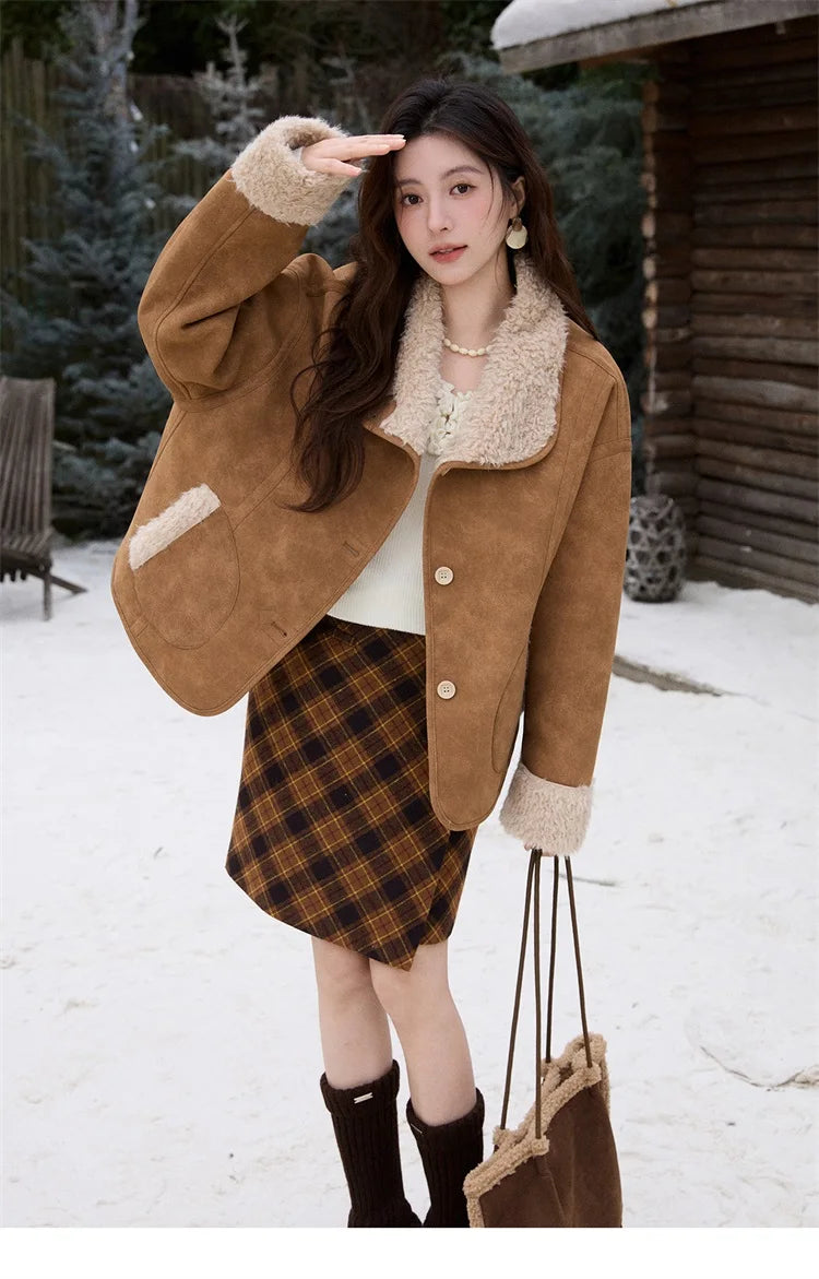MISHOW Women's Double Sided Wearing Jacket 2025 Winter Lamb Wool Lapel Coat Warm Windproof Commuter Coat with Pockets MXE91W1015